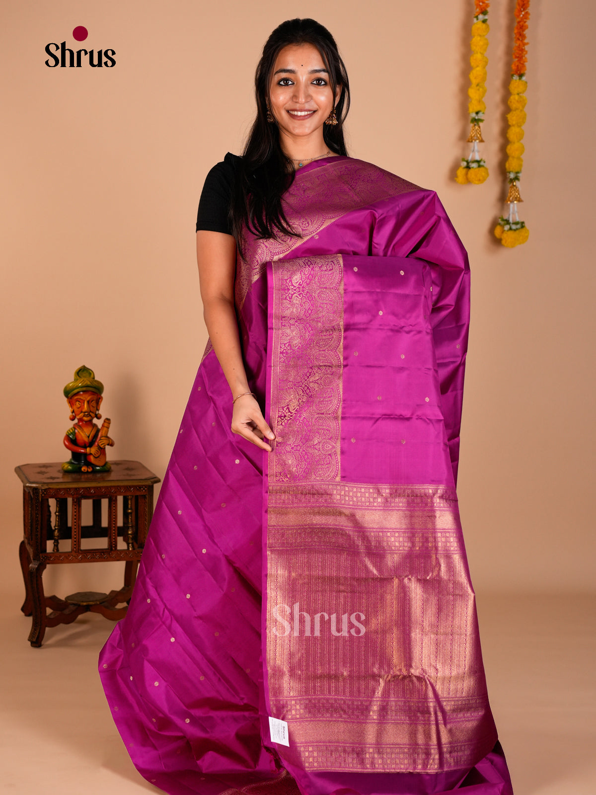 Buy Rich Magenta Kanchipuram Silk Saree with Gold Buttis, Zari Brocade Border & Pallu