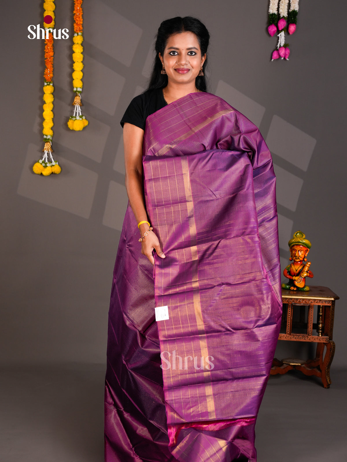 Buy Classy Magenta Kanchipuram silk Saree With Intricated Zari Checks, Striped Border & Chit Pallu
