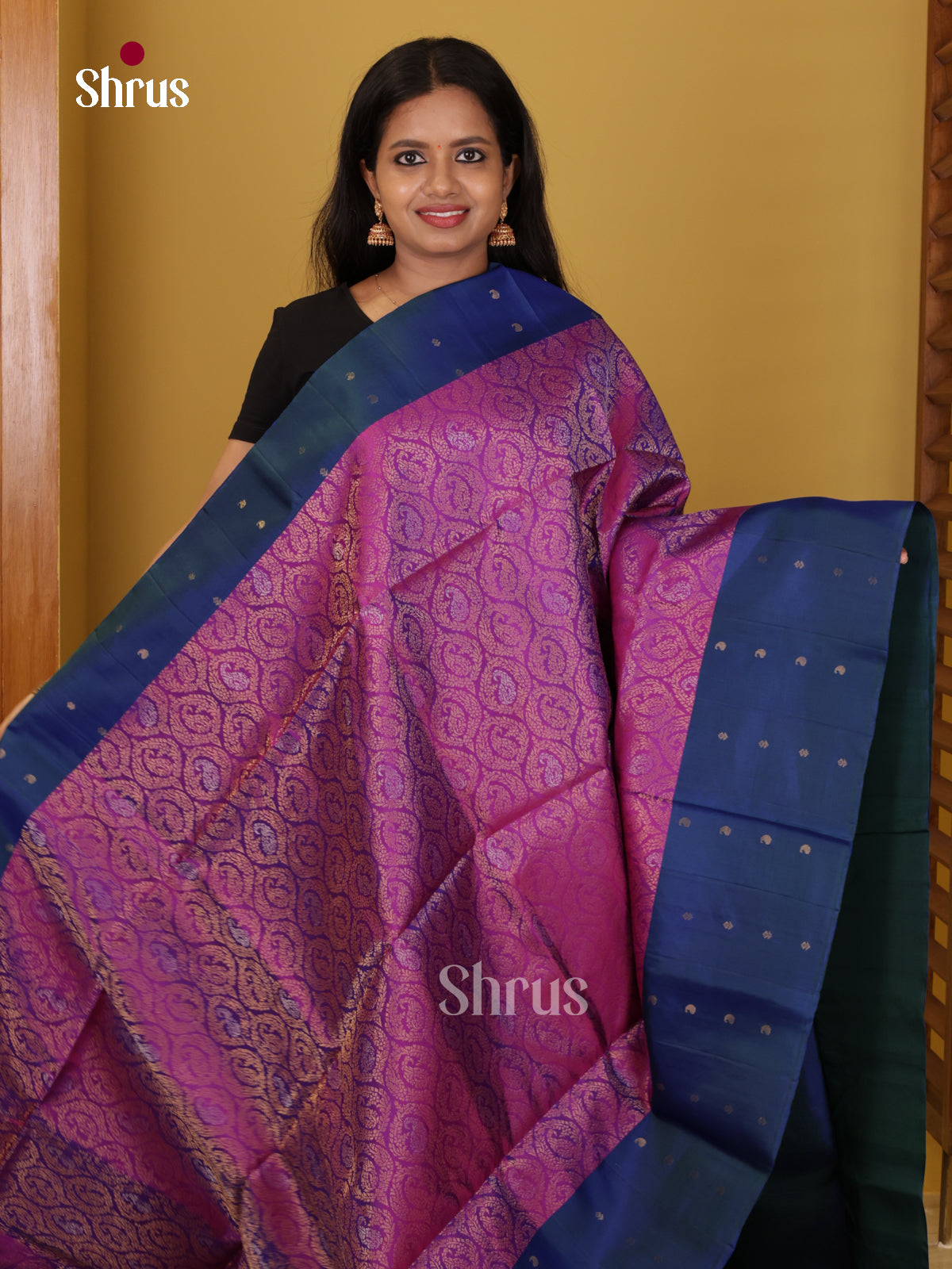 Buy Sophisticated Magenta Pure Soft Silk Saree With Closely Woven Zari Paisley Motifs & Blue Pallu