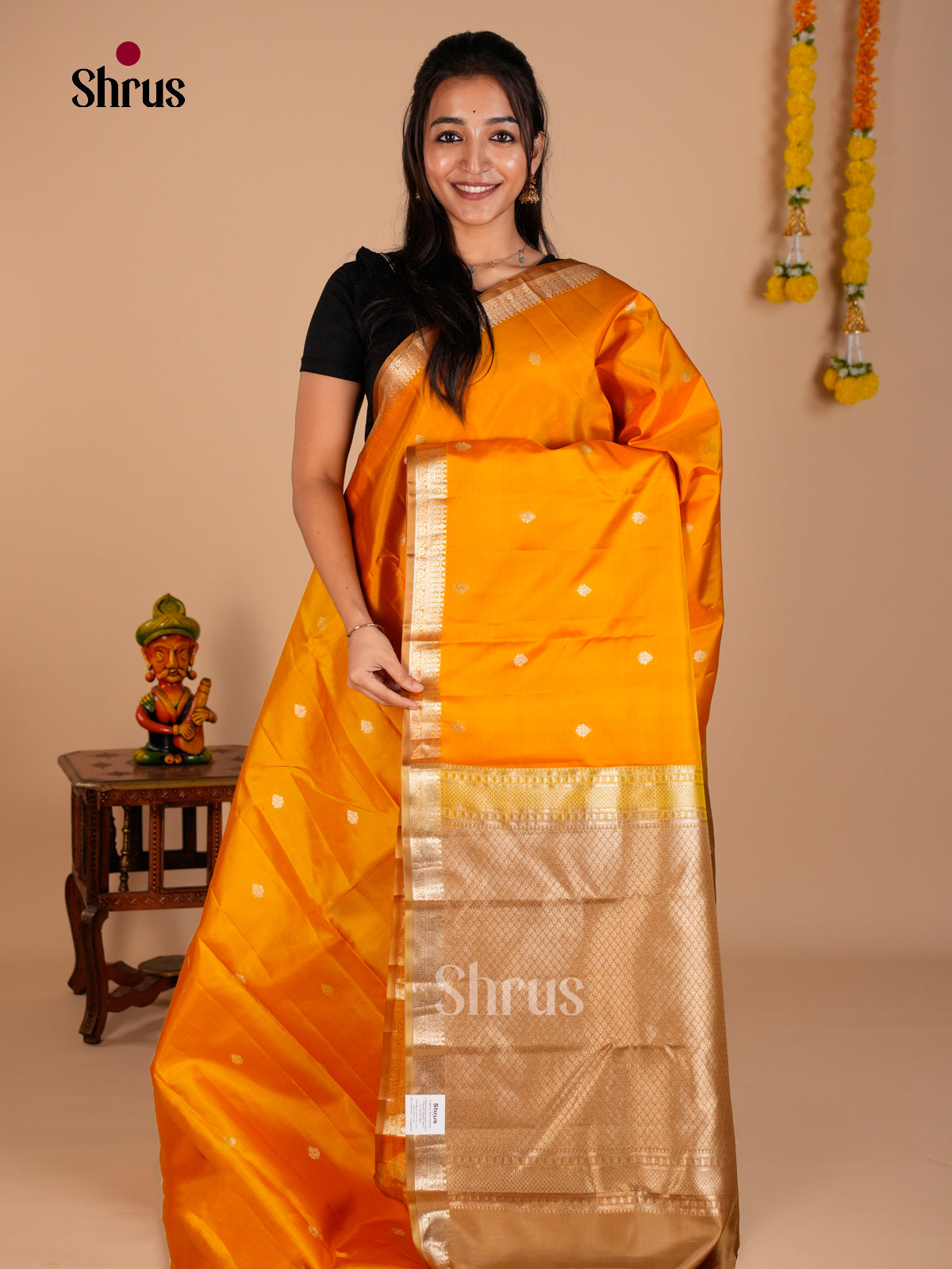 Buy Exquisite Mambhazha Yellow Kanchipuram Silk Saree with Golden Buttas, Zari Border & Mustard Brocade Pallu