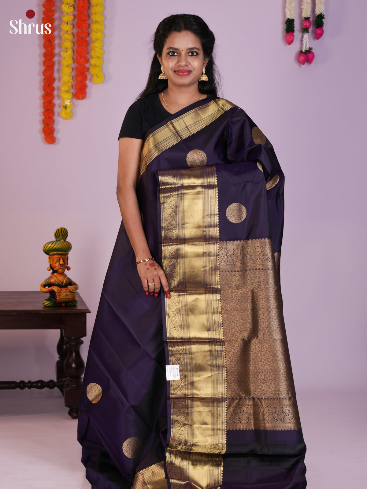 Buy Majestic Midnight Purple Kanchipuram Silk Saree With Circular Gold Motifs & Brocade Pallu