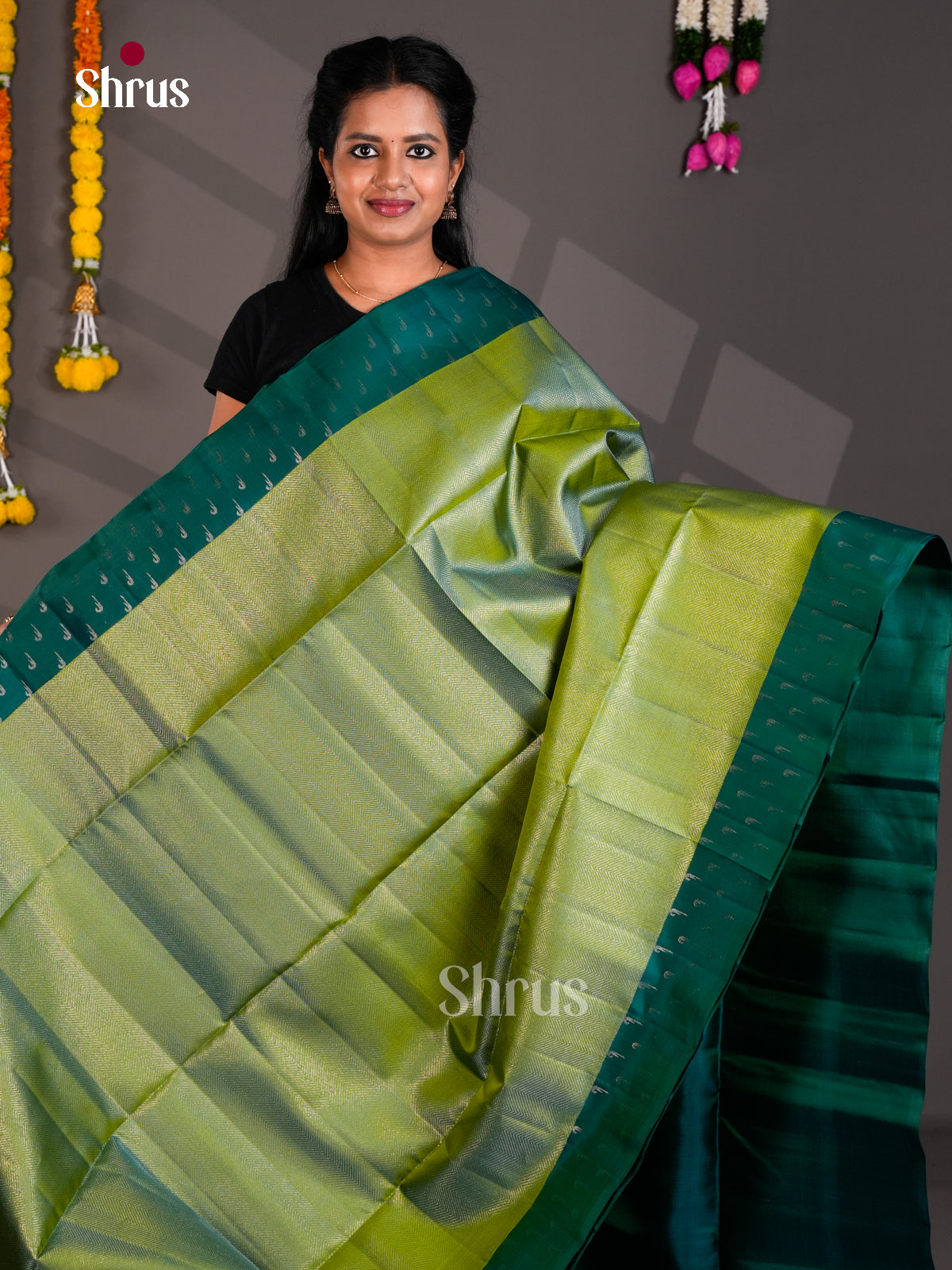 Buy Serene Moss Green Pure Soft Silk Saree With Textured Body & Forest Green Border & Pallu