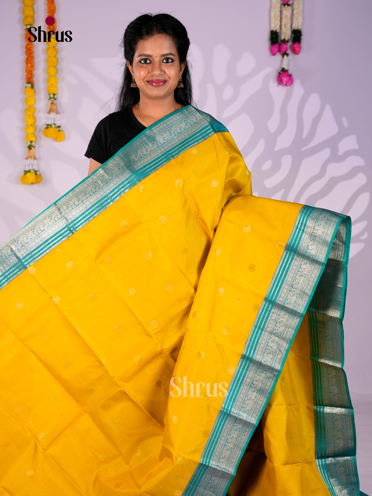 Buy Bright Mustard Kanchipuram Saree With Intricately Woven Buttas, Teal Zari Border & Brocade Pallu