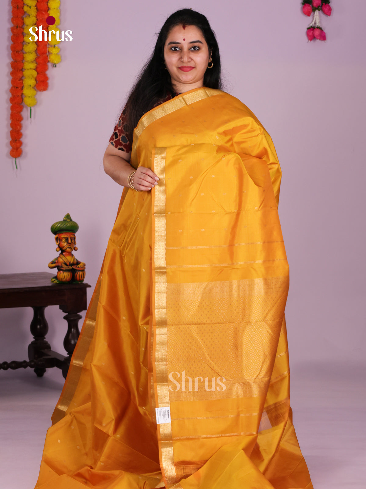 Buy Elegant Mustard Yellow Kanchipuram Silk Saree With Gold Buttis, Small Zari Border & Brocade Pallu