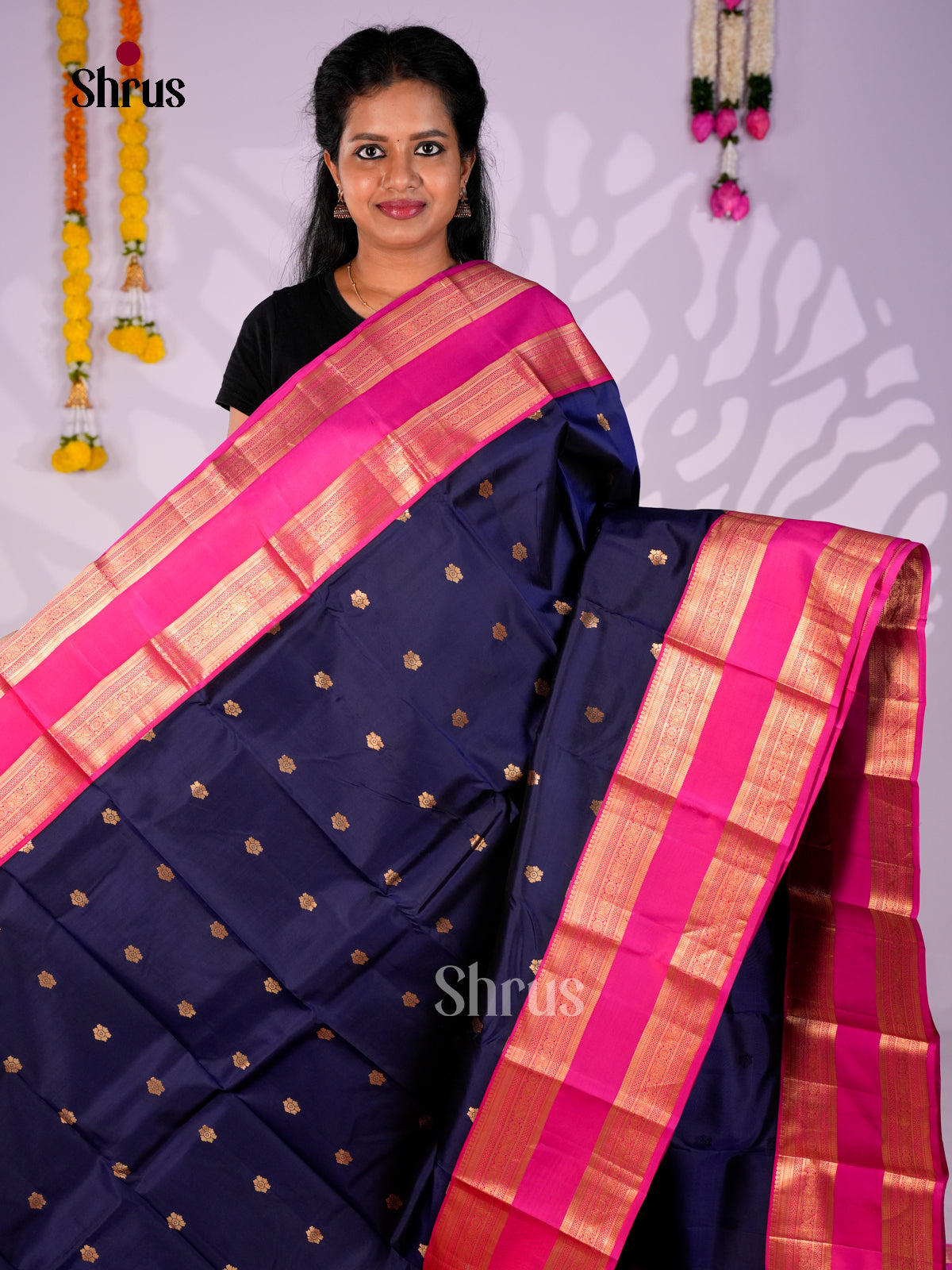 Buy Chic Navy Blue Kanchipuram Silk Sarees with Small Buttas, Pink Rettaipet Border & Brocade Pallu