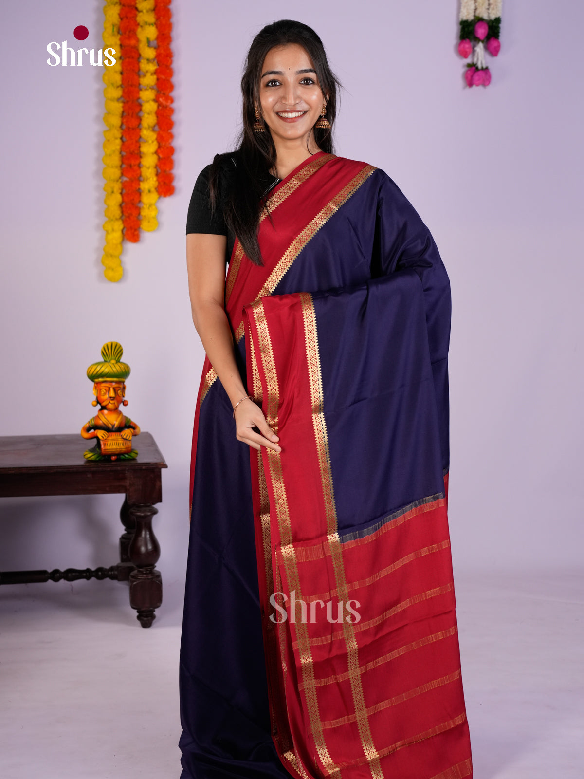 Buy Classy Navy Blue Mysore Silk Saree with Plain Body, Red Rettaipet Border & Traditional Pallu