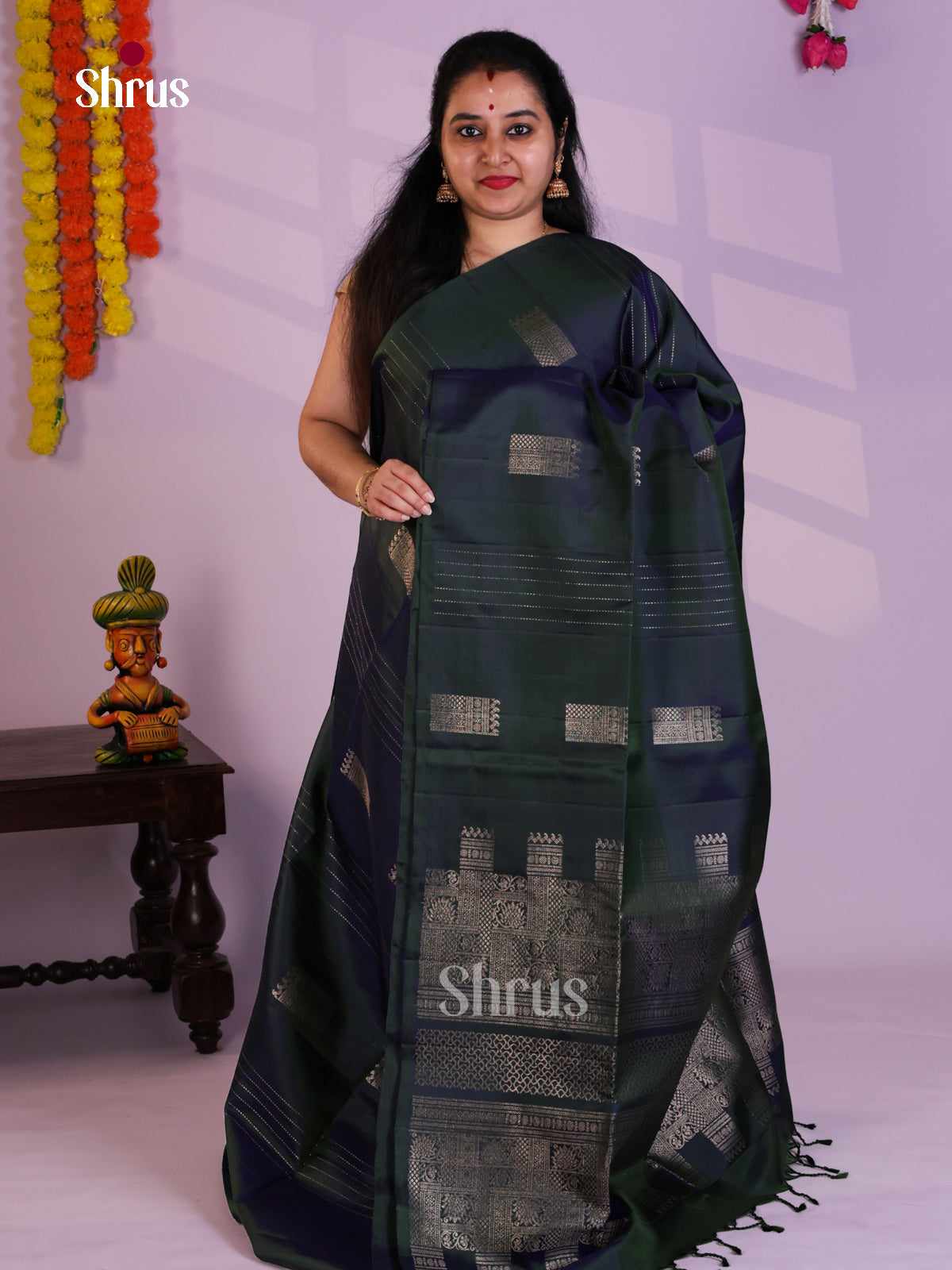 Buy Vivid Navy & Green Dual Tone Soft Silk Saree with Zari Stripes, Block Motifs & Brocade Pallu