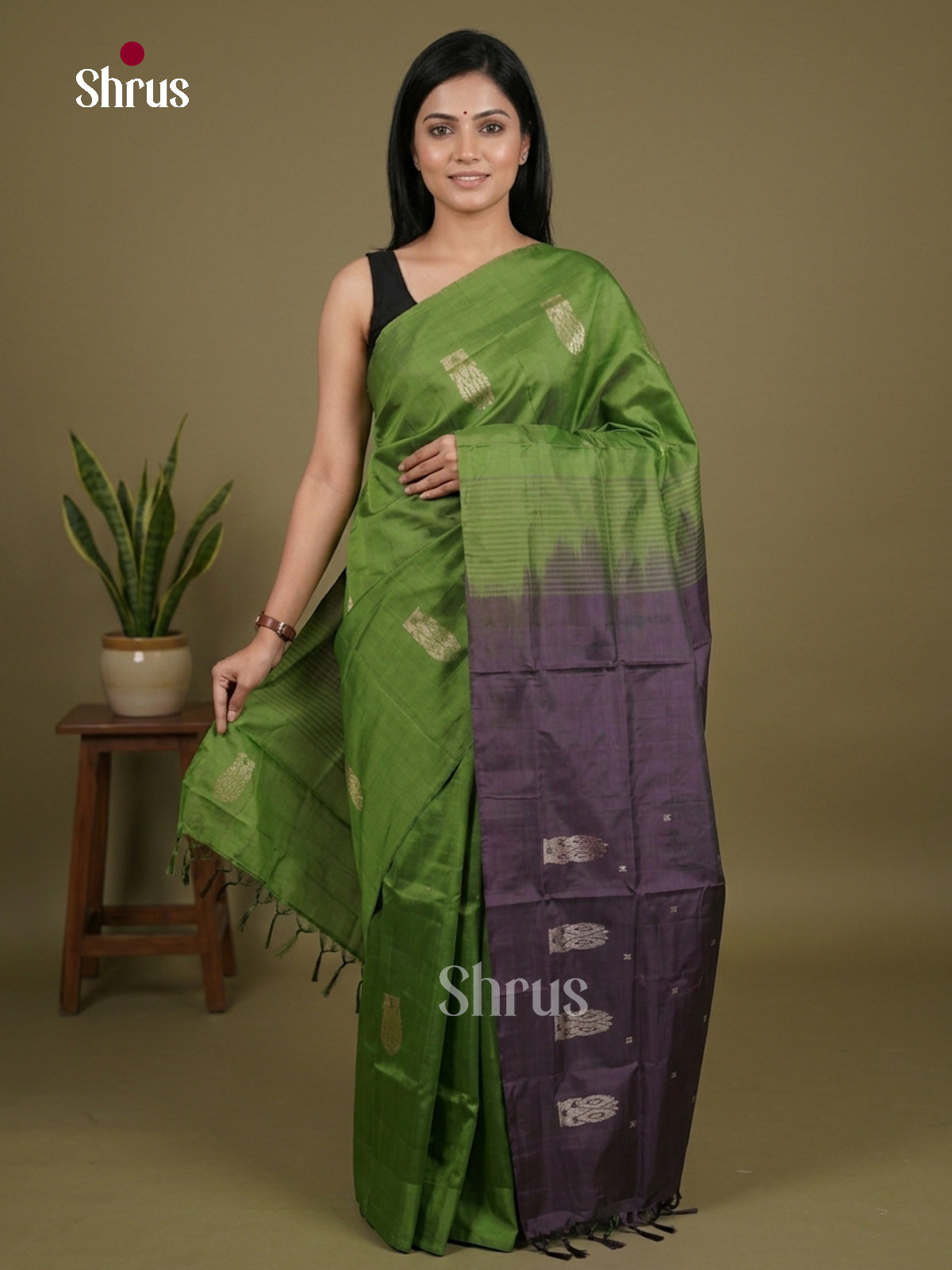 Buy Exquisite Olive Green Banana Pith Saree With Paisley Inspired Gold Zari Motifs & Dark Purple Pallu