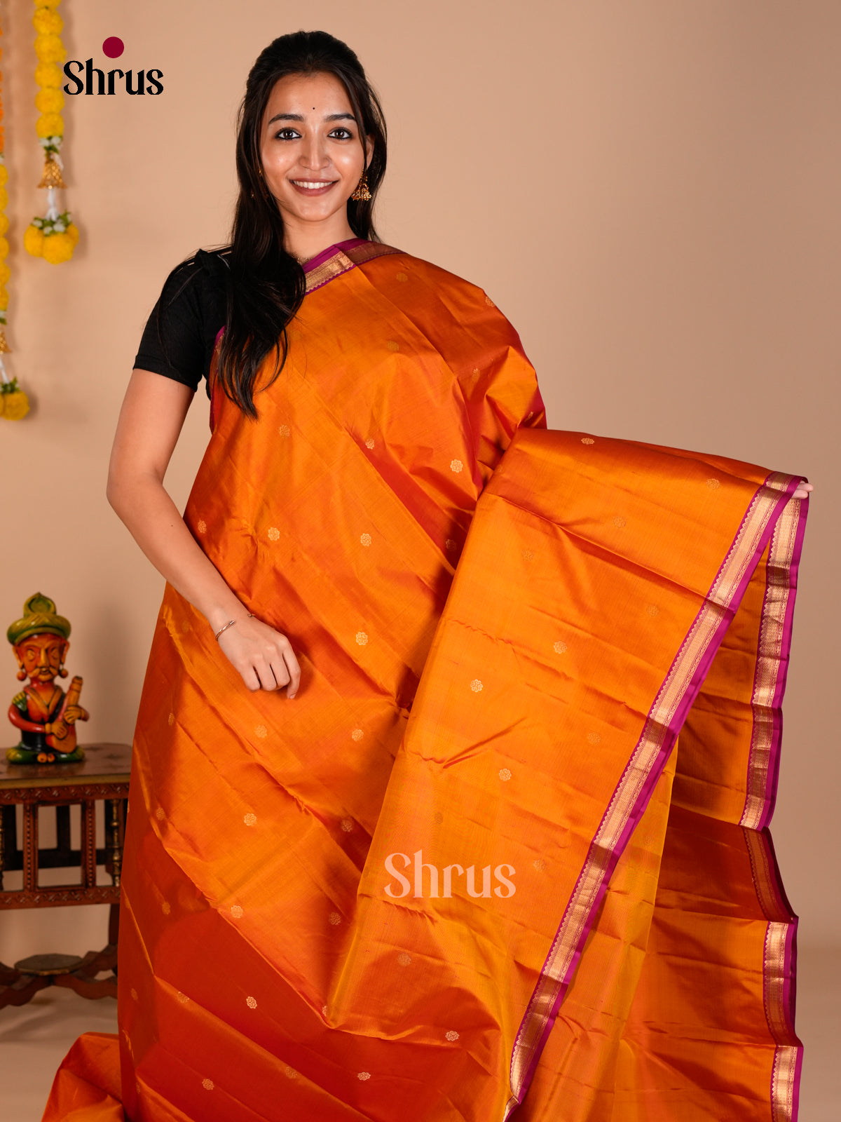 Buy Lustrous Orange Kanchipuram Saree with Gold Buttas, Purple Thin Border & Brocade Pallu