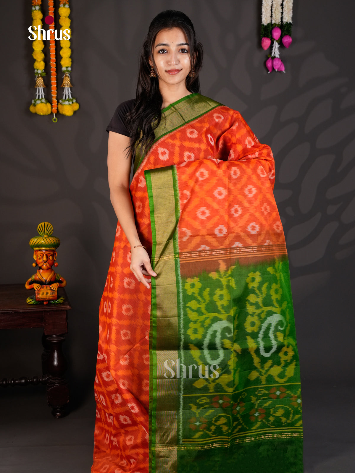 Buy Luminous Orange Pochampally Silk Cotton Saree With Green Kaddi Border & Ikat Pallu