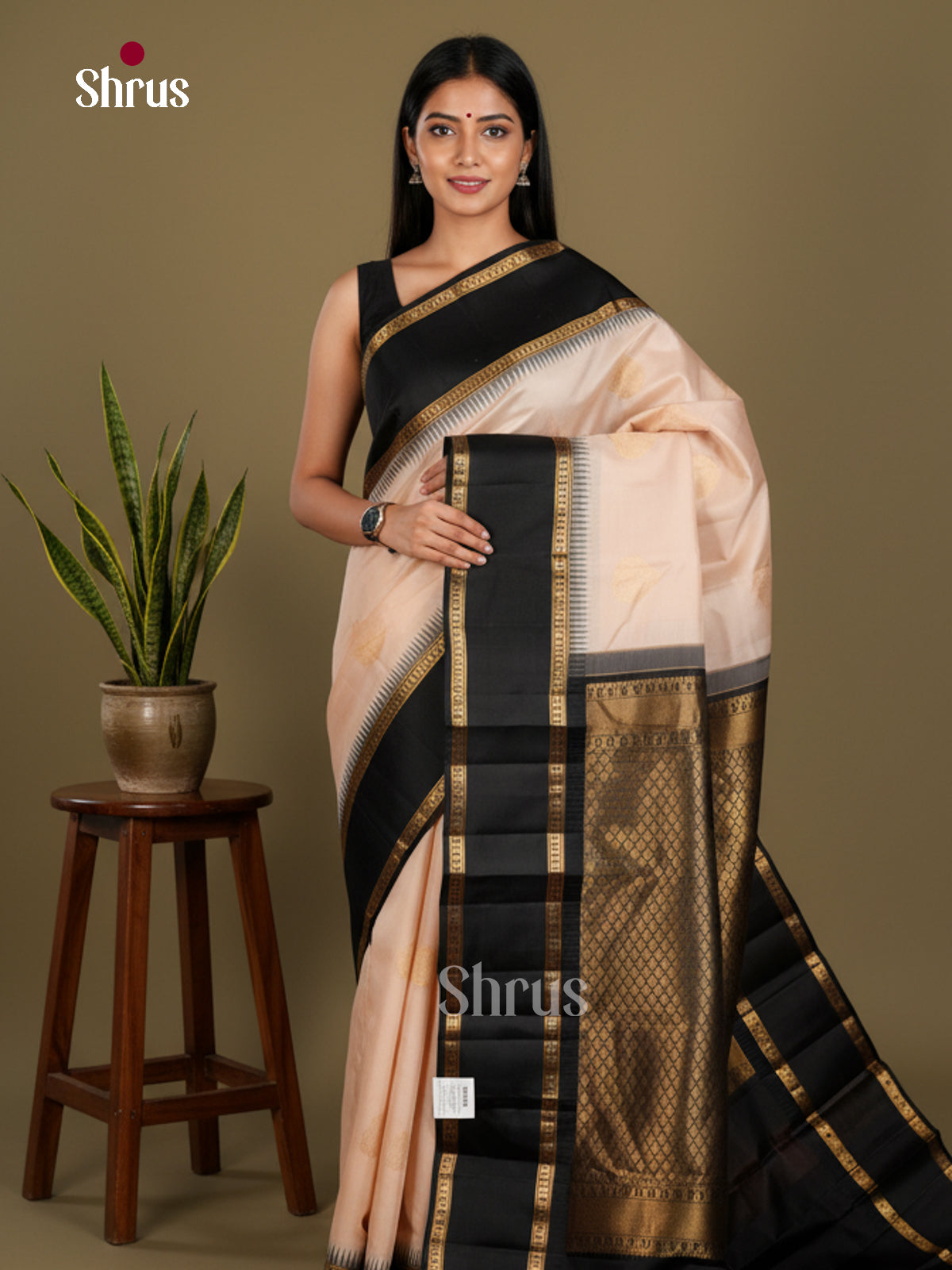 Buy Chic Peach Kanchipuram Saree With Floral Motifs, Black Rettaipet Temple Border & Brocade Pallu