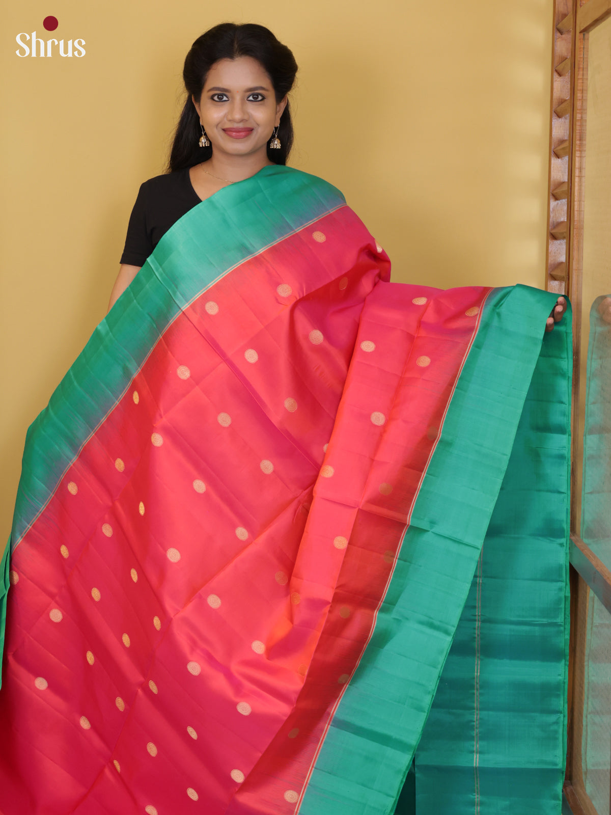 Buy Vibrant Peach Pure Soft Silk Saree With Round Buttas, Sea Green Border & Brocade Pallu