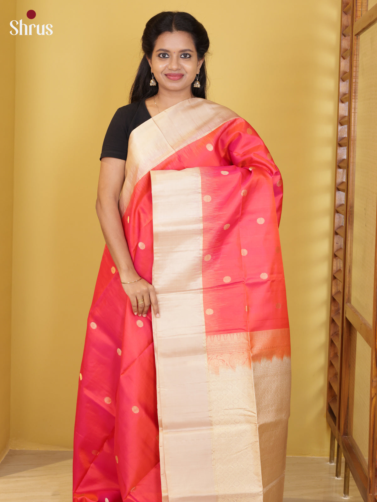 Buy Luminous Peachy Pink Soft Silk Saree With Round Buttas & Cream Zari Border & Pallu