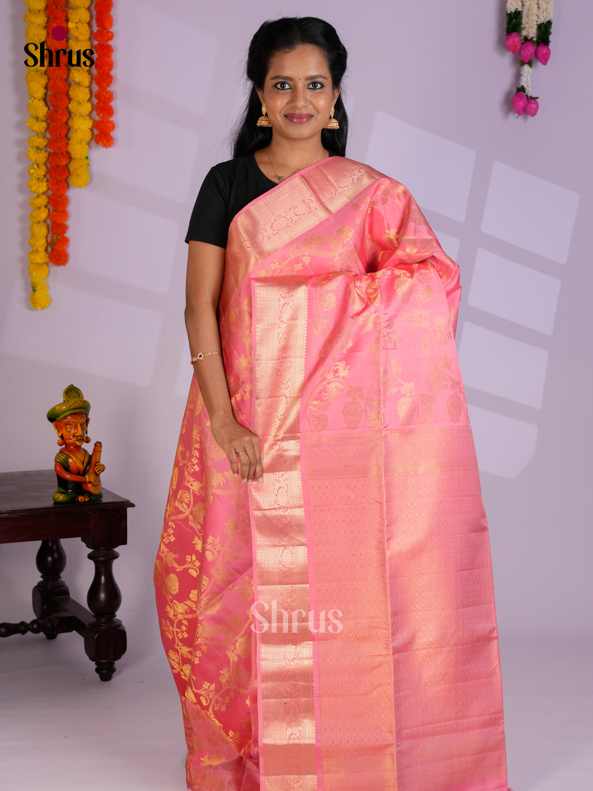 Buy Voguish Peachy Pink Soft Silk Saree with Golden Floral Nestling Brocade & Zari Border