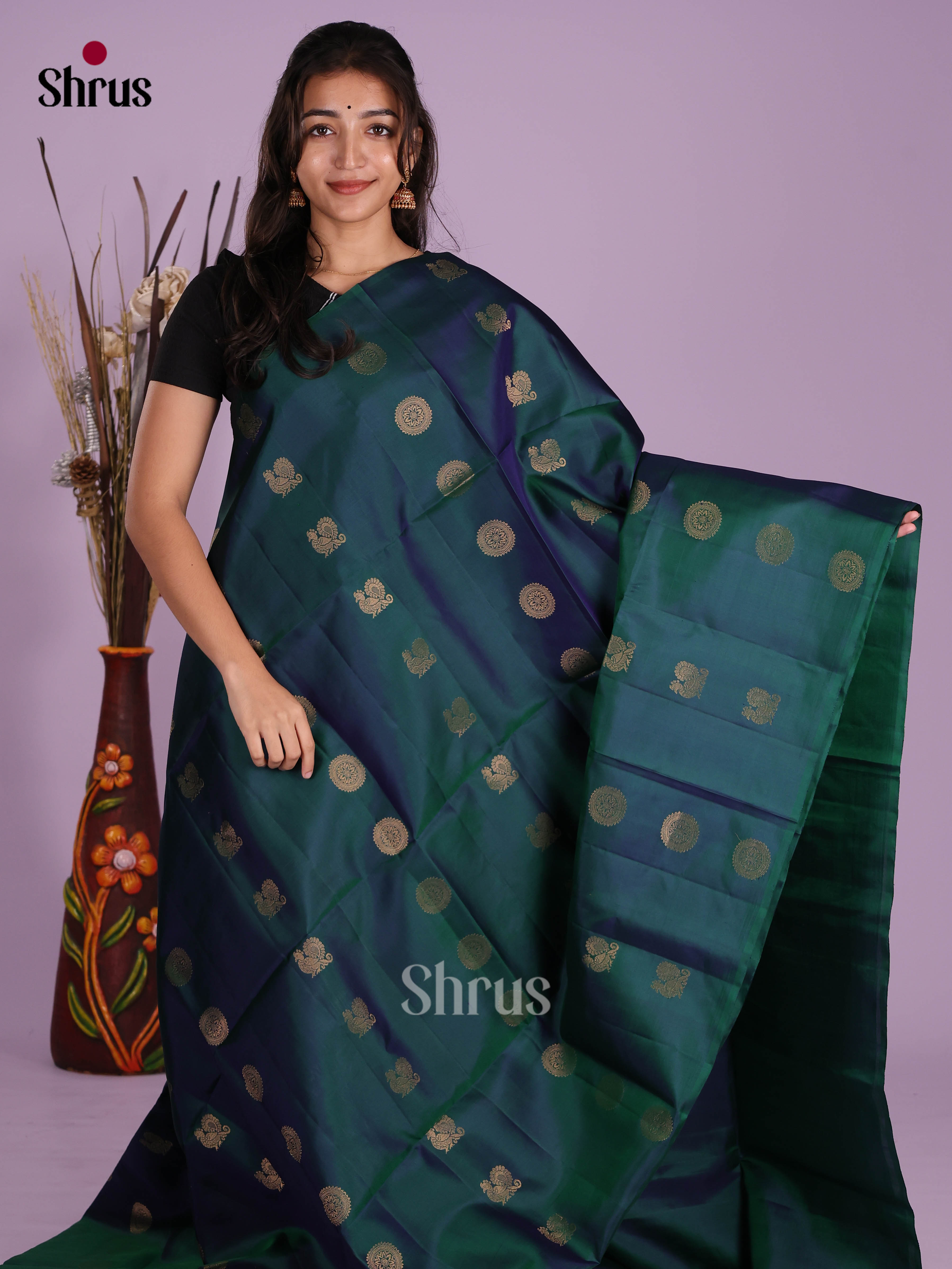 Buy Classy Peacock Green Pure Soft Silk Saree With Annapakshi & Circular Motifs & Brocade Pallu