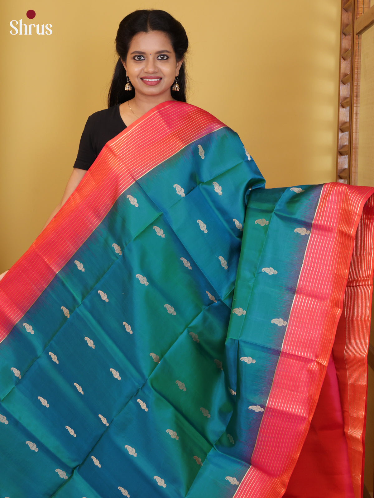 Buy Exquisite Peacock Green Pure Soft Silk Saree With Gold Paisleys Motifs, Orangish Pink Border & Pallu