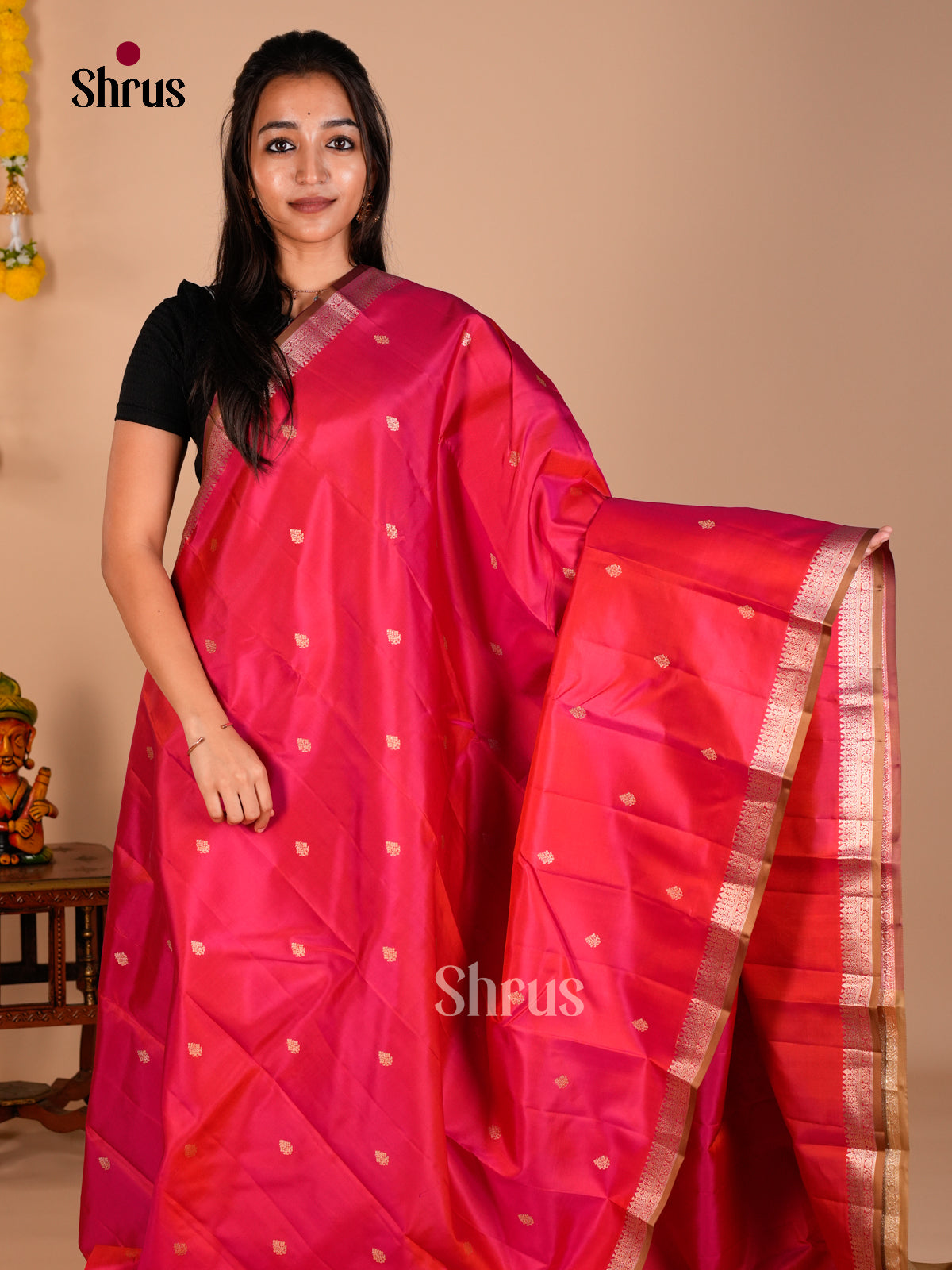 Buy Pretty Pink Kanchipuram Saree With Gold Buttis, Small Zari Border & Light Brown Brocade Pallu