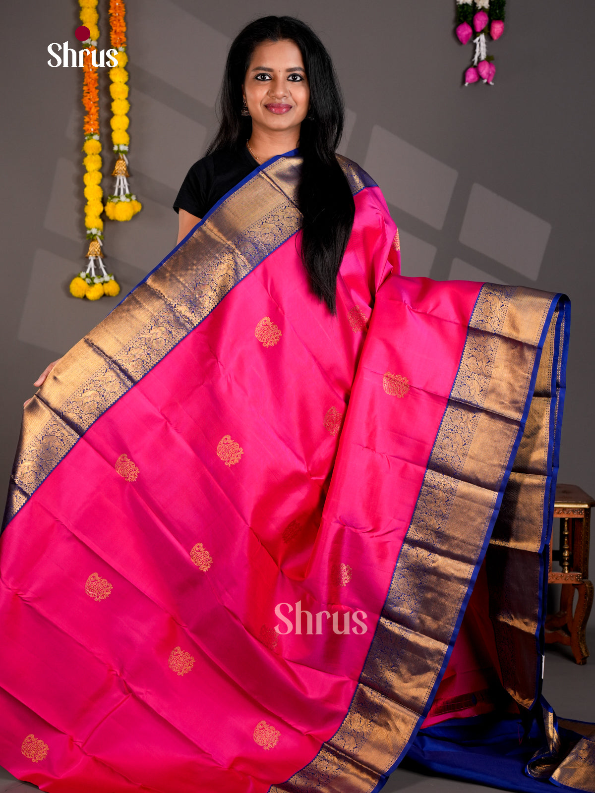 Buy Luminous Pink Kanchipuram Saree With Golden Buttas, Royal blue Zari Border & Brocade Pallu