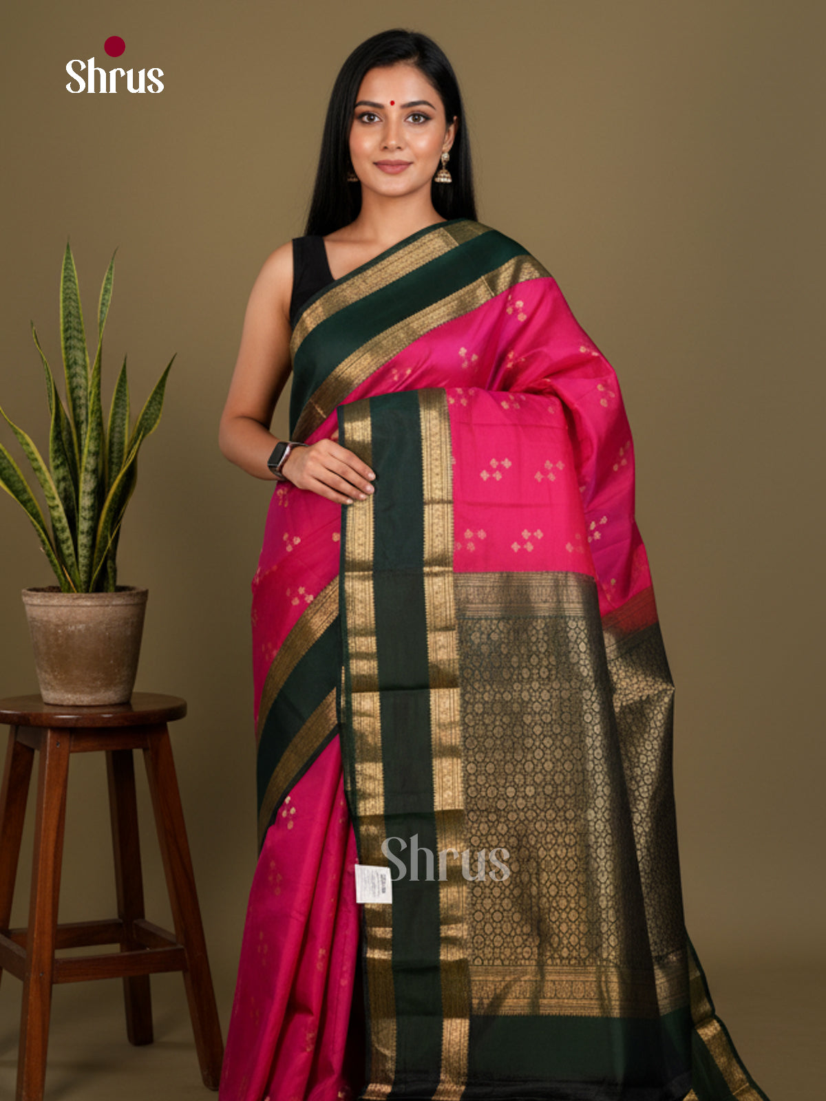 Buy Regal Pink Kanchipuram Saree with Zari Buttas, Dark Green Rettaipet Border & Brocade Pallu