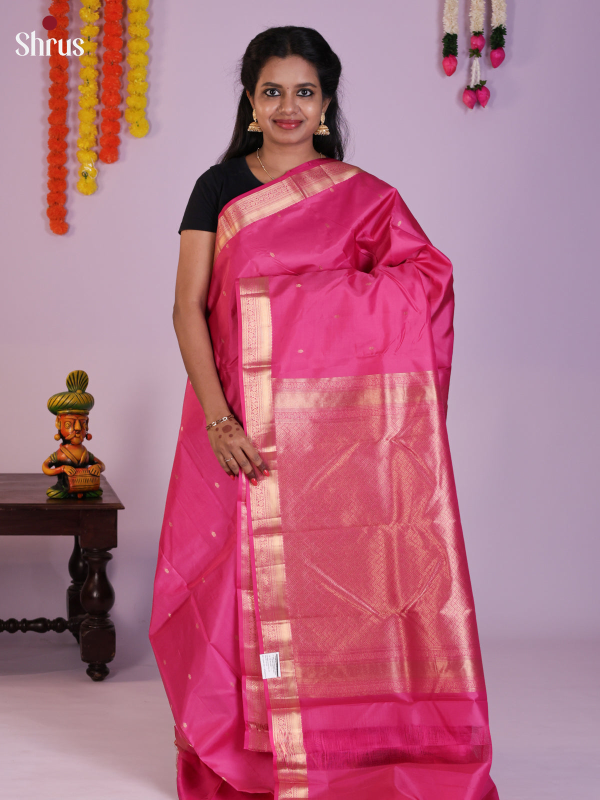 Buy Alluring Pink Kanchipuram Silk Saree With Small Buttas, Zari Border & Brocade Pallu