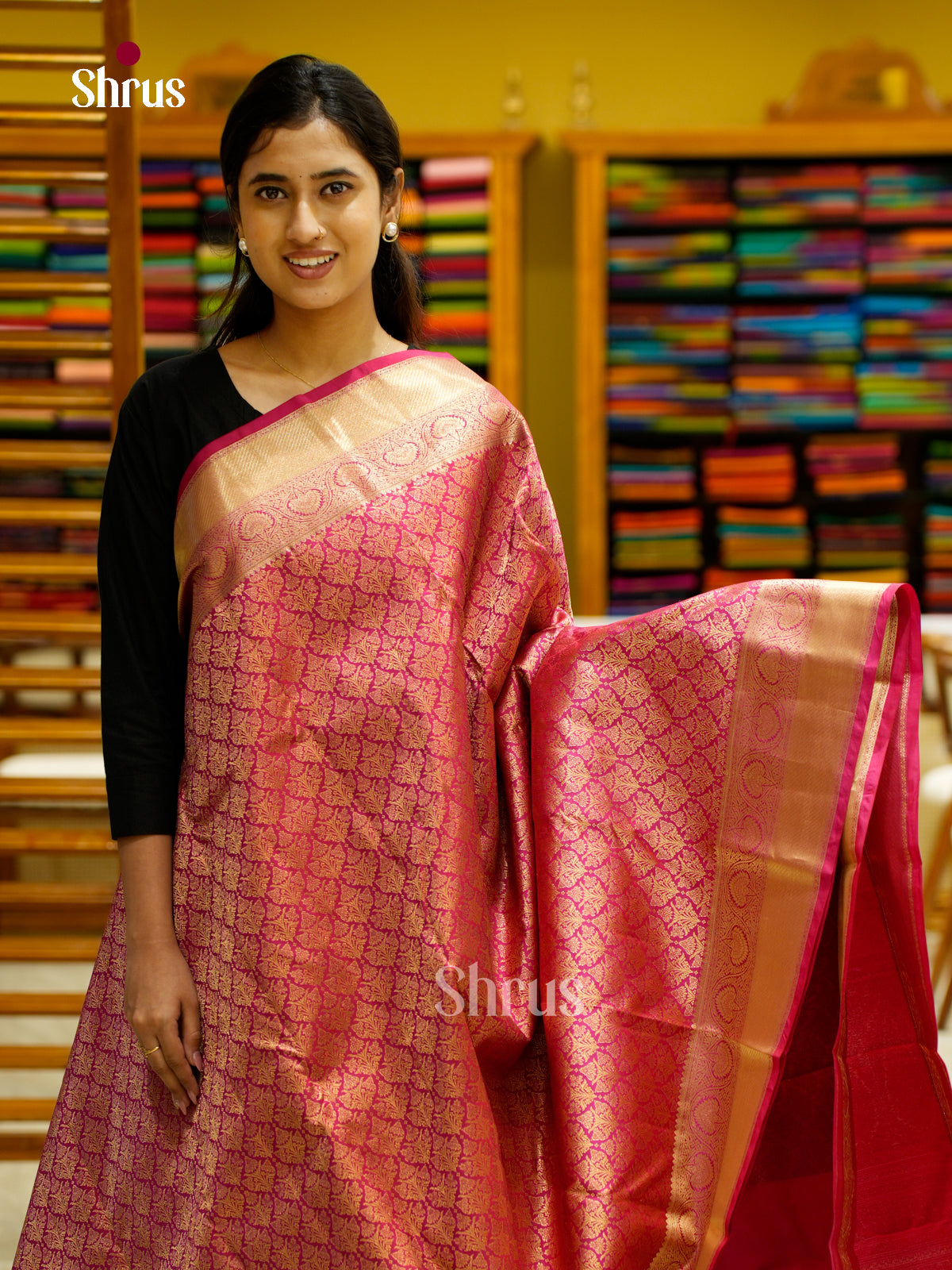 Buy Sheeny Pink Kanchipuram Silk Sarees with Detailed Zari Jaal Featuring Floral Motifs & Brocade Pallu