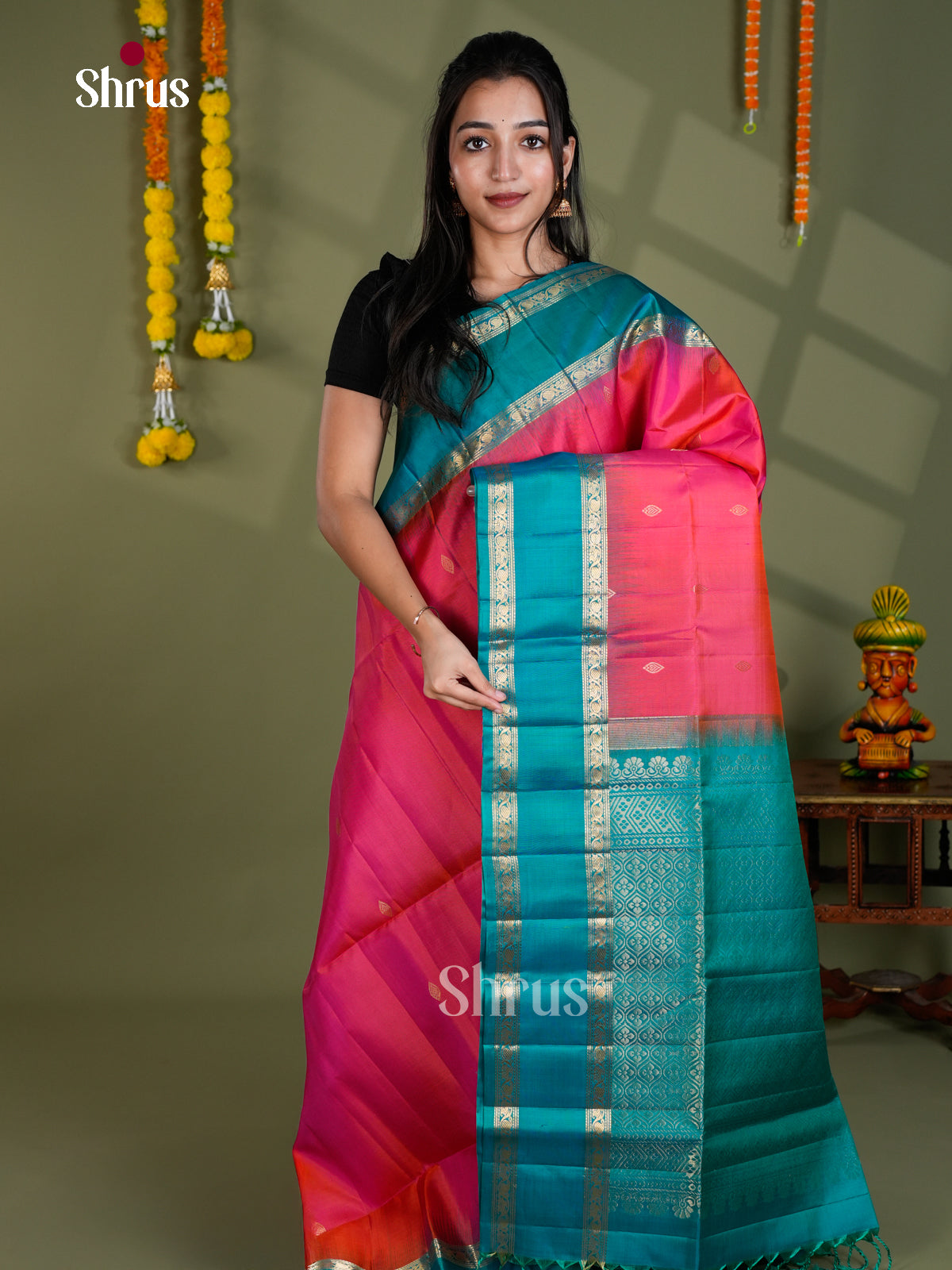 Buy Elegant Pink Pure Soft Silk Saree With Golden Leaf Buttas, Teal Rettaipet Border & Brocade Pallu