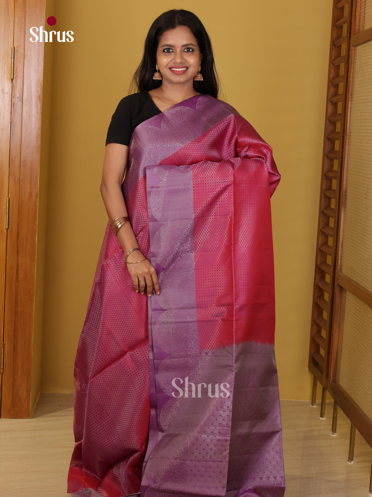 Buy Charming Pink Soft Silk Saree With Silver Zari Diamond Check Pattern, Dark Lavender Border & Pallu