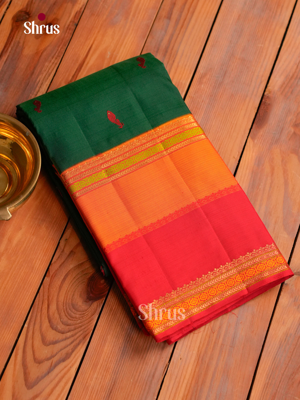 Pretty Bottle Green Kanchipuram Saree With Red Fish Buttas | Red & Orange Zari Border & Brocade Pallu