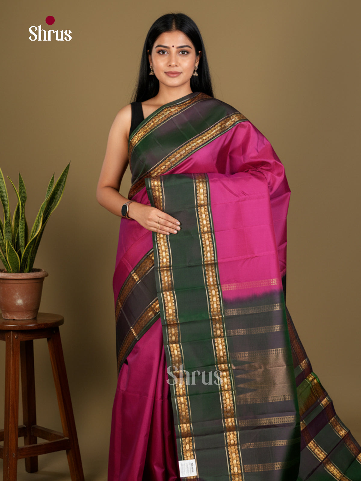 Buy Elegant Purple Kanchipuram Saree with Plain Body, Rettaipet Zari Border & Green Pallu