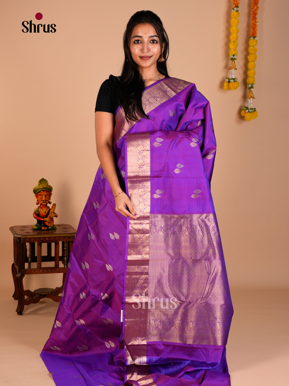 Buy Gorgeous Purple Kanchipuram Silk Saree with Gold & Silver Zari Woven Leaf Buttas & Brocade Pallu