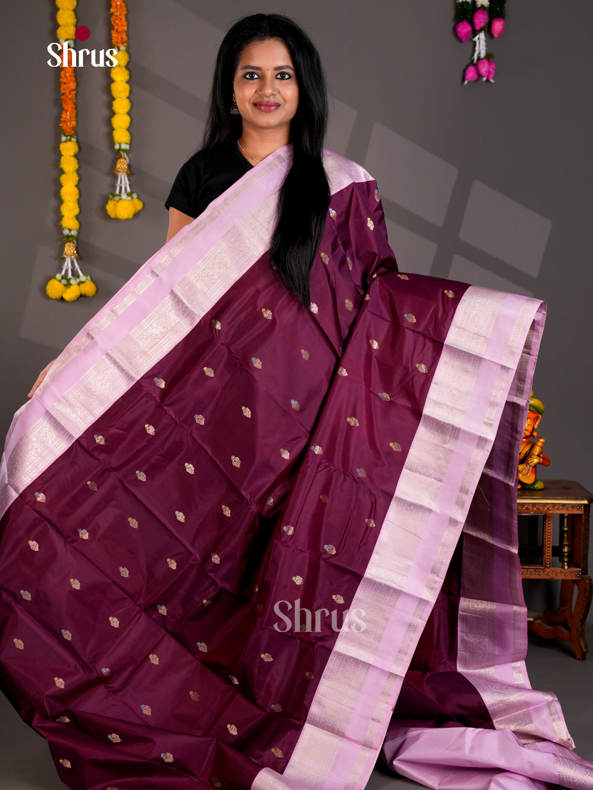Buy Regal Purple Kanchipuram Silk Sarees with Gold Buttas, Lavender Rettaipet Border & Brocade Pallu