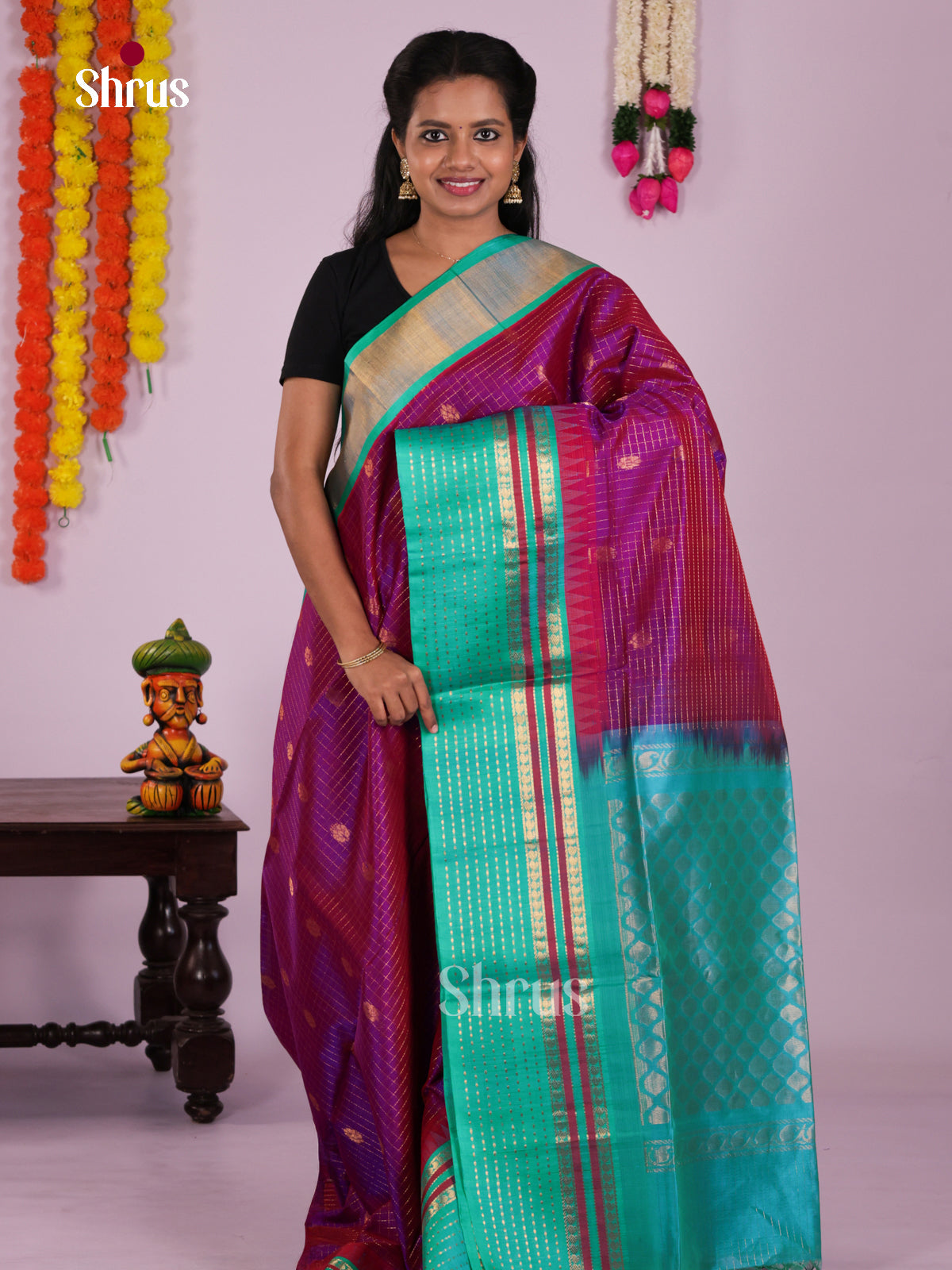 Buy Classy Purple Silk Cotton Saree with Zari Checks, Buttas & Turquoise Brocade Pallu