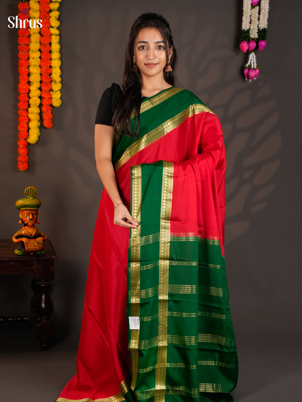 Buy Opulent Red Mysore Crepe Silk Saree with Green Rettaipet Zari Border & Traditional Pallu