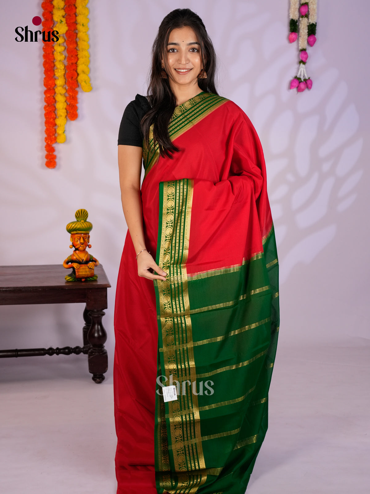 Buy Pretty Red Mysore Crepe Silk Saree with Plain Body, Green Zari Striped Border & Traditional Chit Pallu
