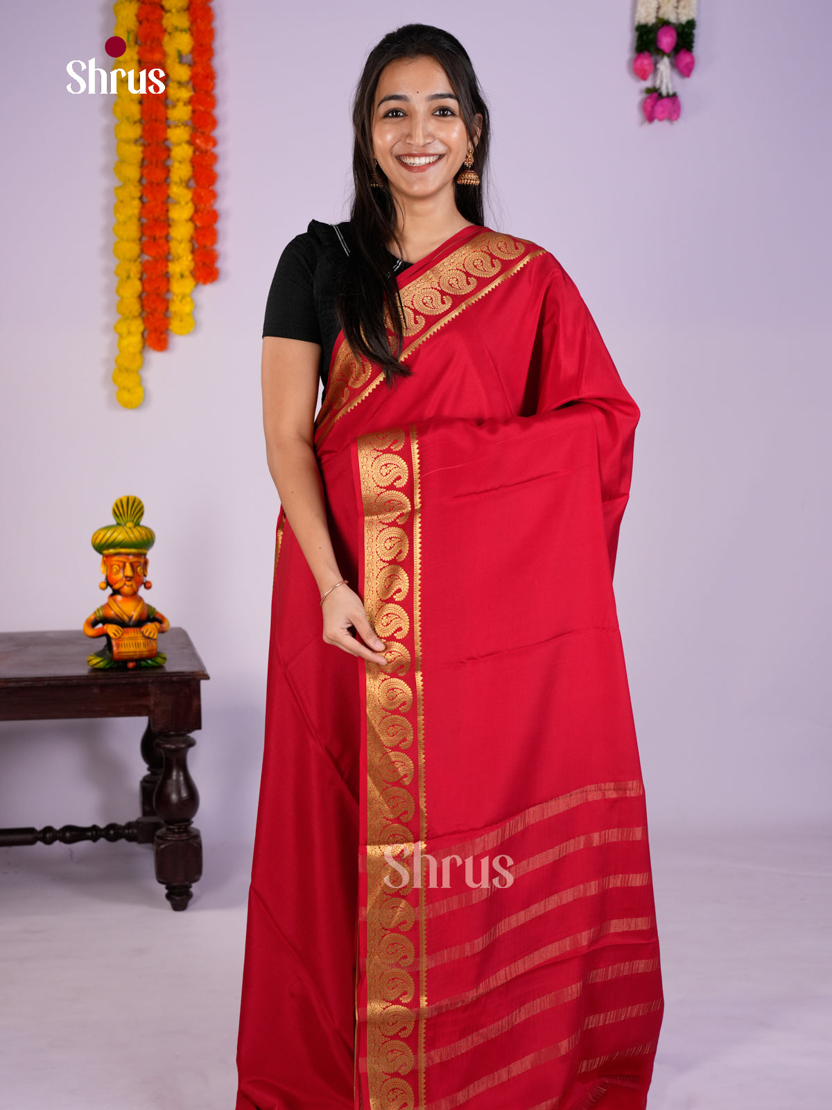 Buy Pretty Red Mysore Silk Saree with Plain Body, Paisley Zari Border & Traditional Pallu