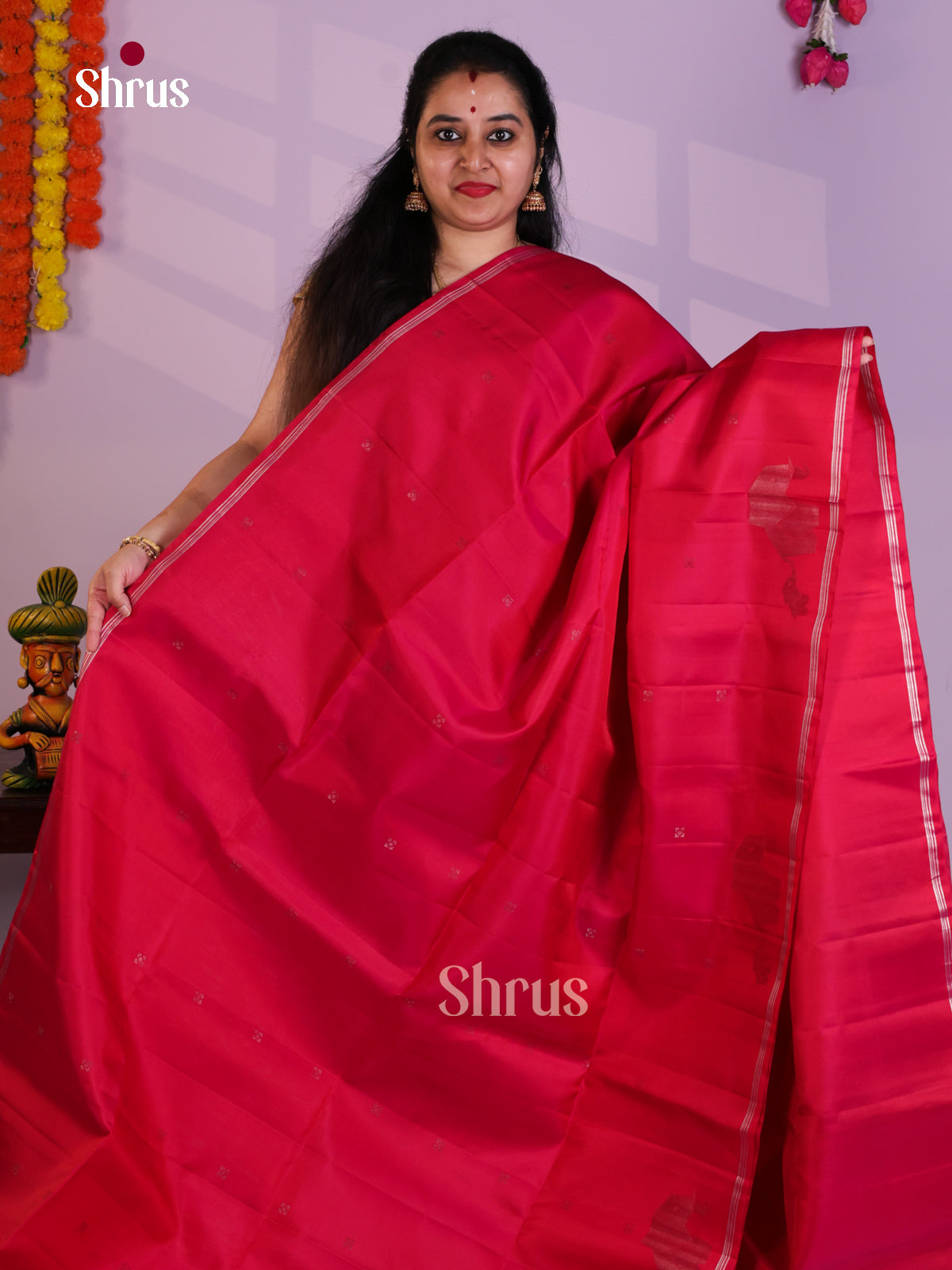Buy Shimmering Red Pure Soft Silk Saree with Small Buttas, Thin Zari Border & Brocade Pallu