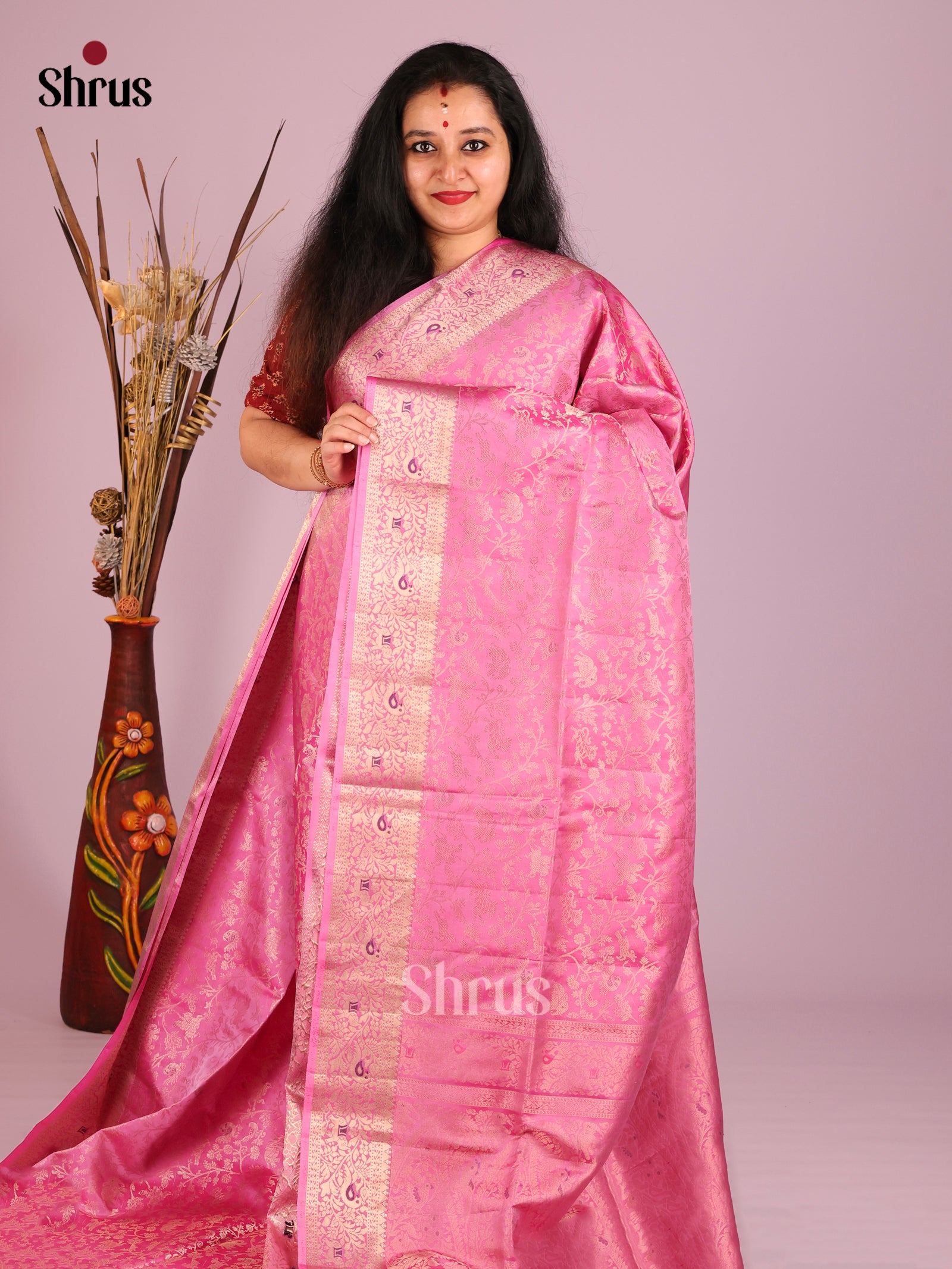 Buy Resplendent Rose Pink Soft Silk Saree With Gold Zari Jaal With Floral Vines & Brocade Pallu