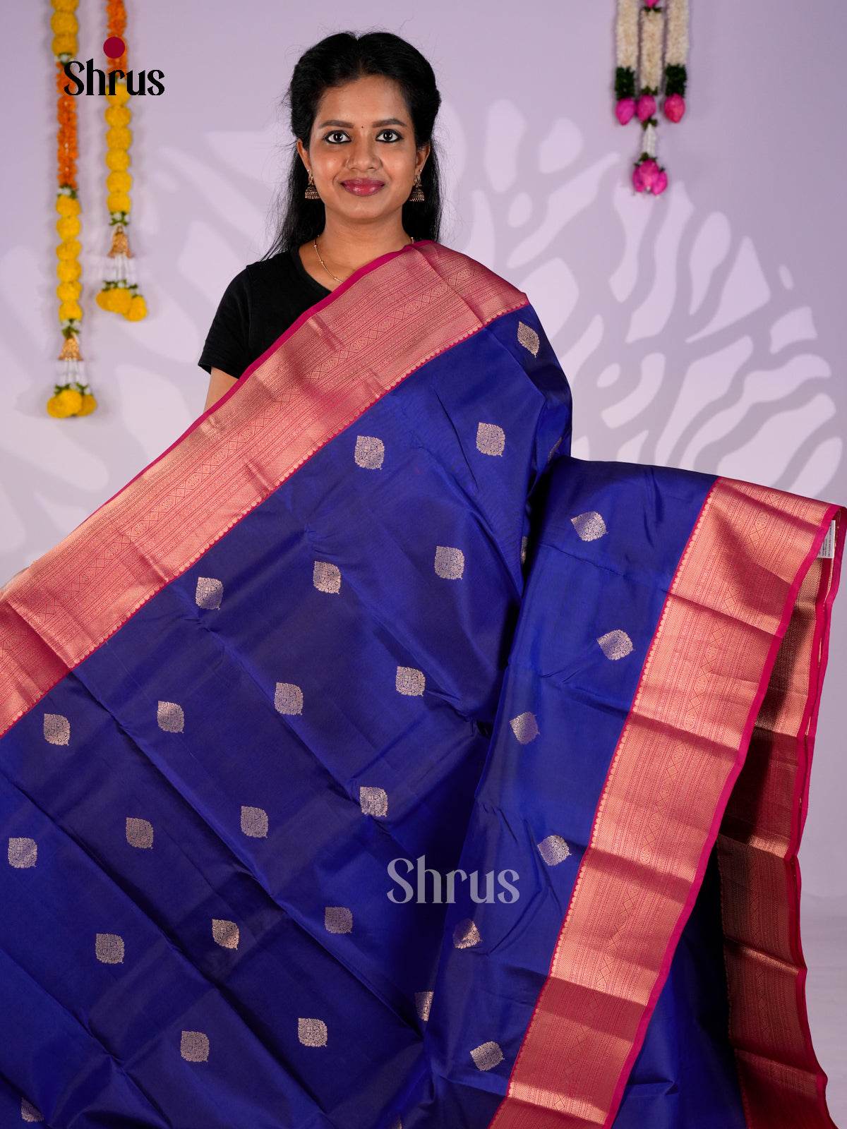 Buy Lustrous Royal Blue Kanchipuram Silk Sarees With Leaf Motifs, Pink Zari Border & Brocade Pallu