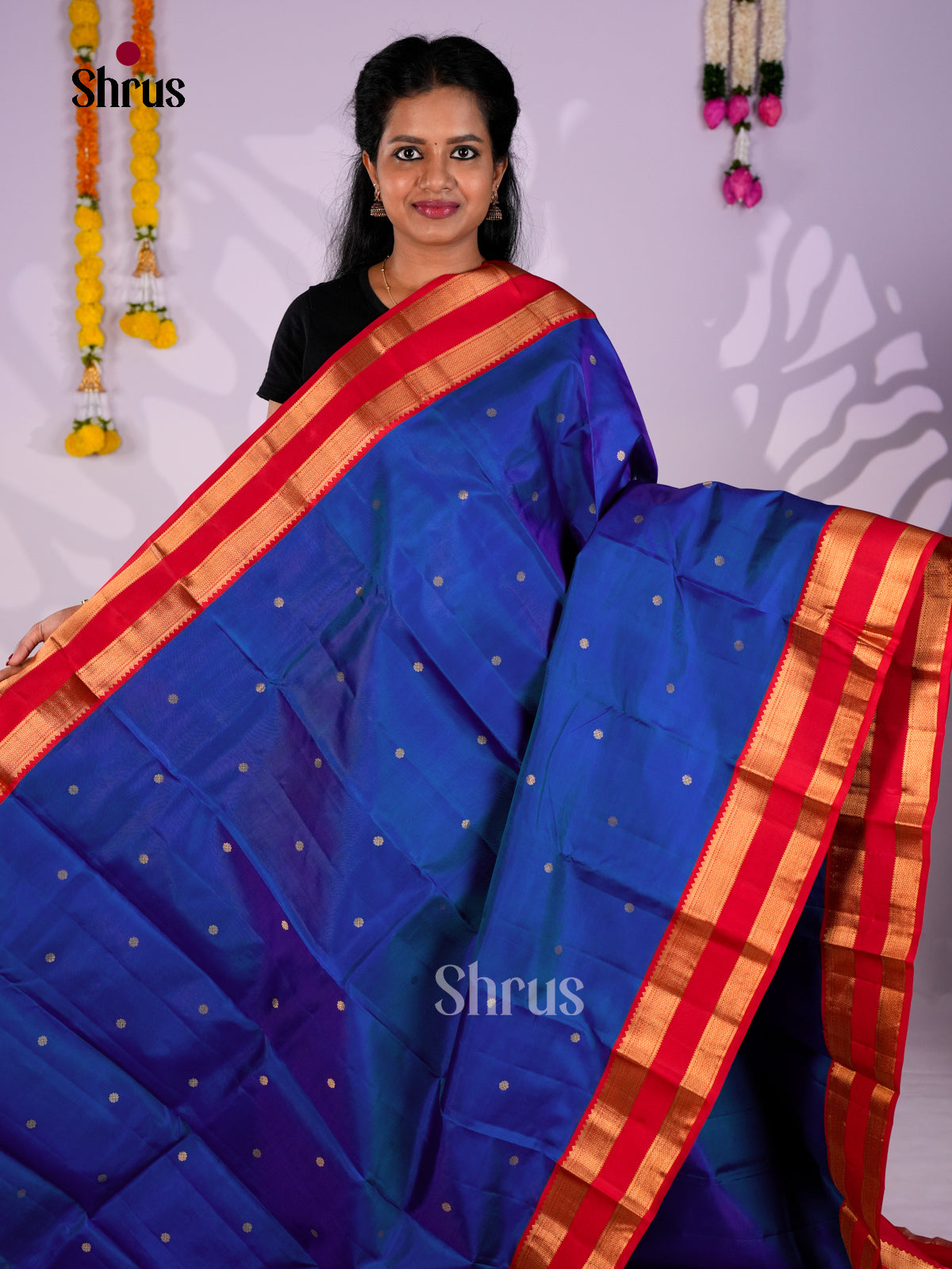 Buy Classic Royal Blue Kanchipuram Silk Sarees With Zari Buttas, Red Rettaipet Border & Brocade Pallu