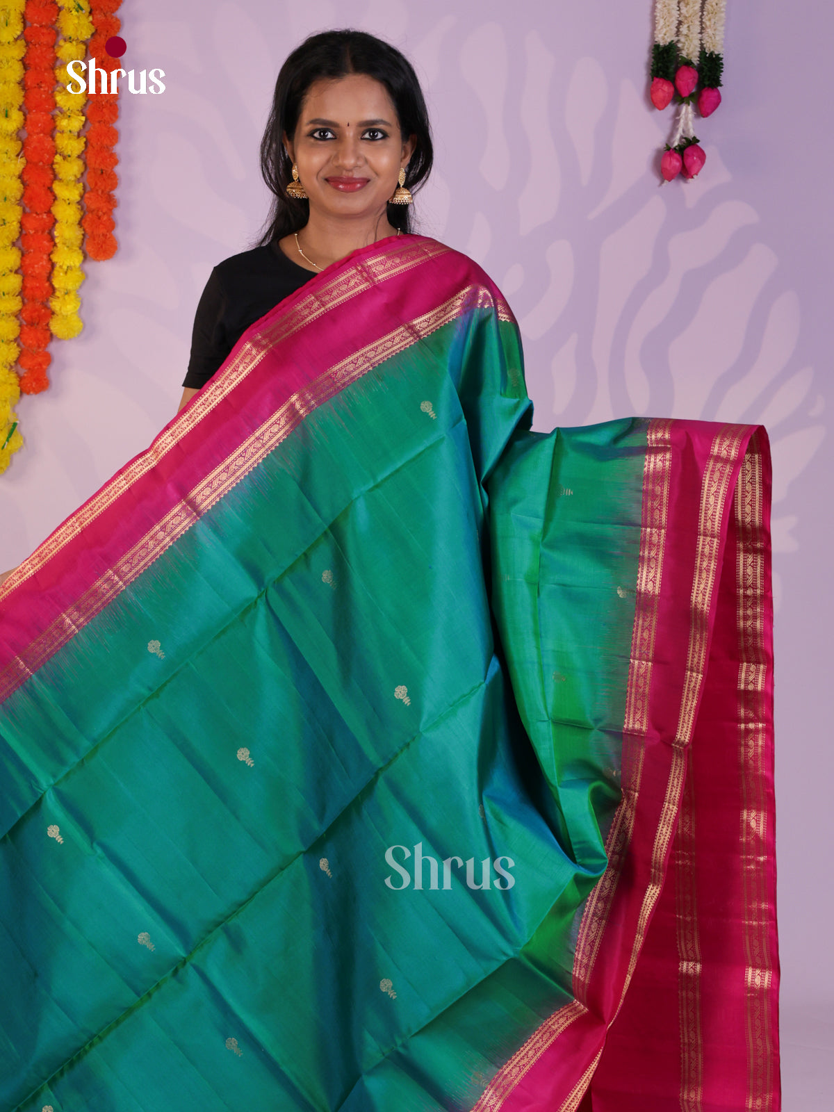 Buy Vivid Sea Green Soft Silk Sarees In Dual Tone with Gold Buttas, Pink Rettaipet Border & Pallu
