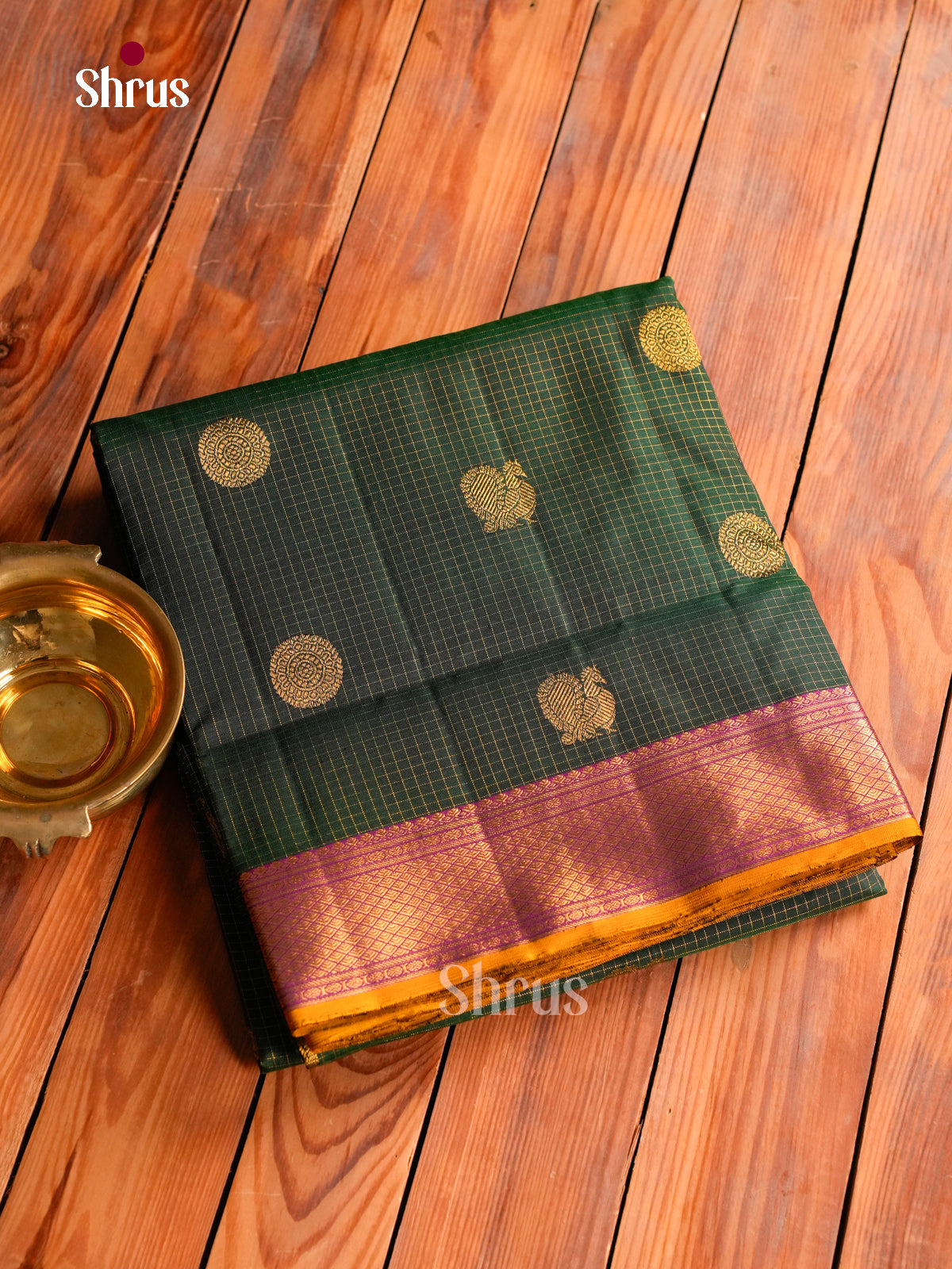 Sheeny Bottle Green 9Yards Kanchipuram Saree With Intricate Checks & Buttas | Magenta Zari Border