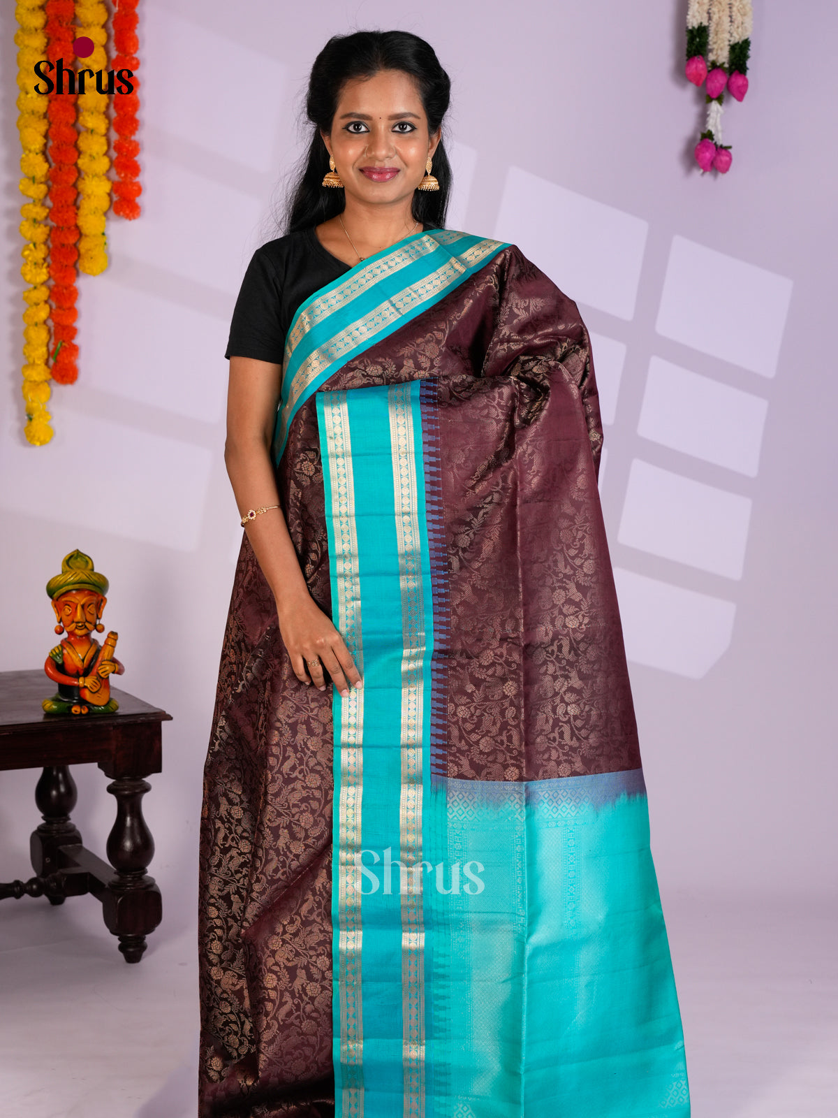 Buy Sheeny Brown Soft Silk Saree with Vanashigaram Zari Brocade & Turquoise Rettaipet Border