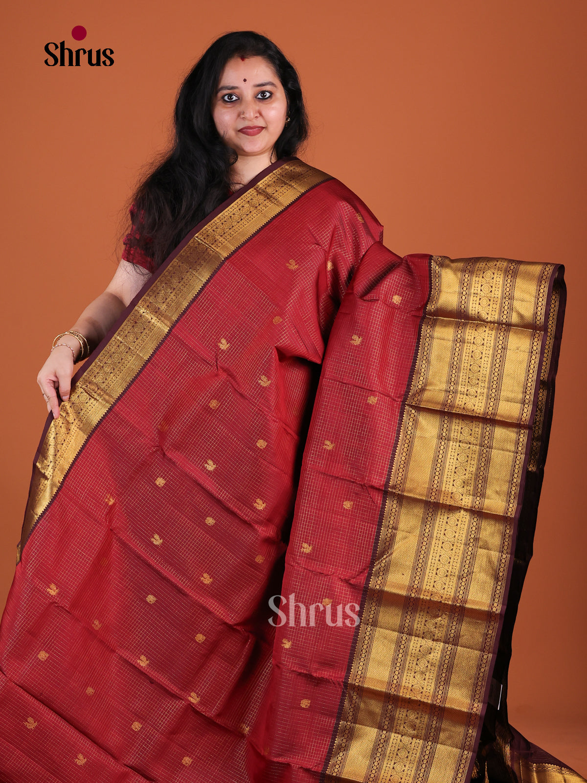 Sheeny Maroon Kanchipuram Pattu Saree With Fine Checks & Gold Buttas | Brown Broad Zari Border & Brocade Pallu