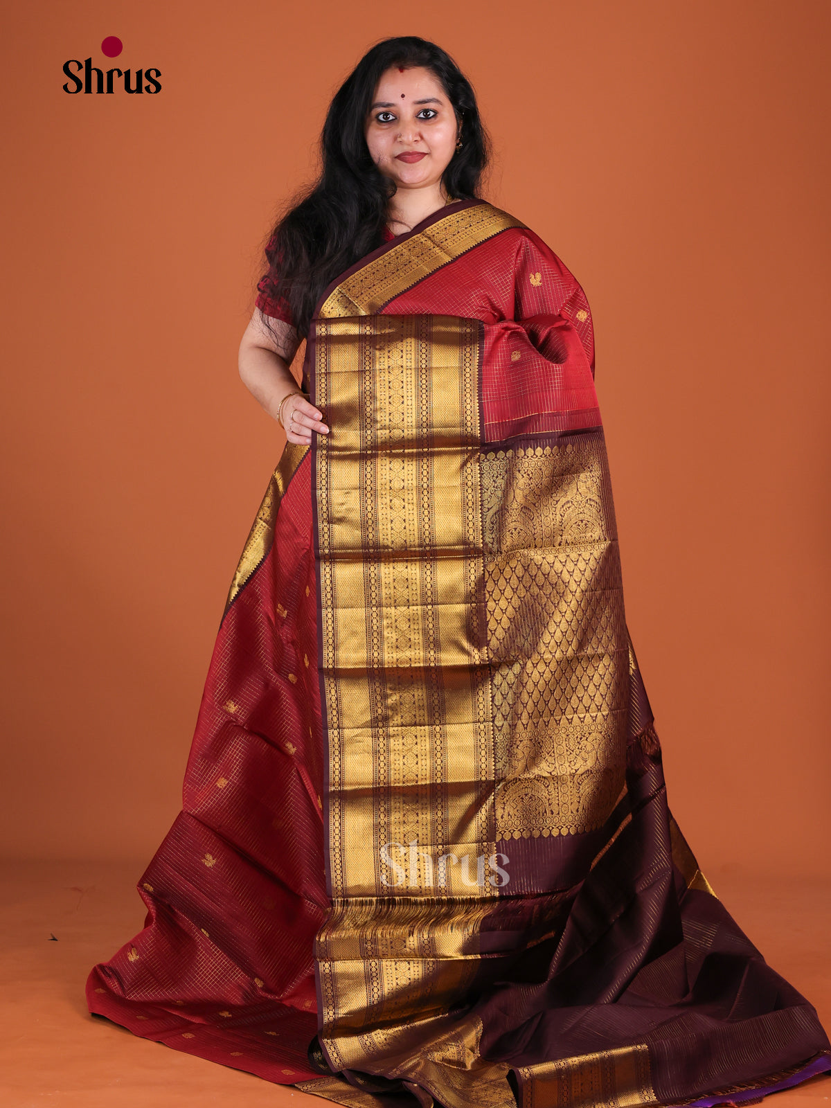Sheeny Maroon Kanchipuram Saree With Fine Checks & Gold Buttas | Brown Broad Zari Border & Brocade Pallu