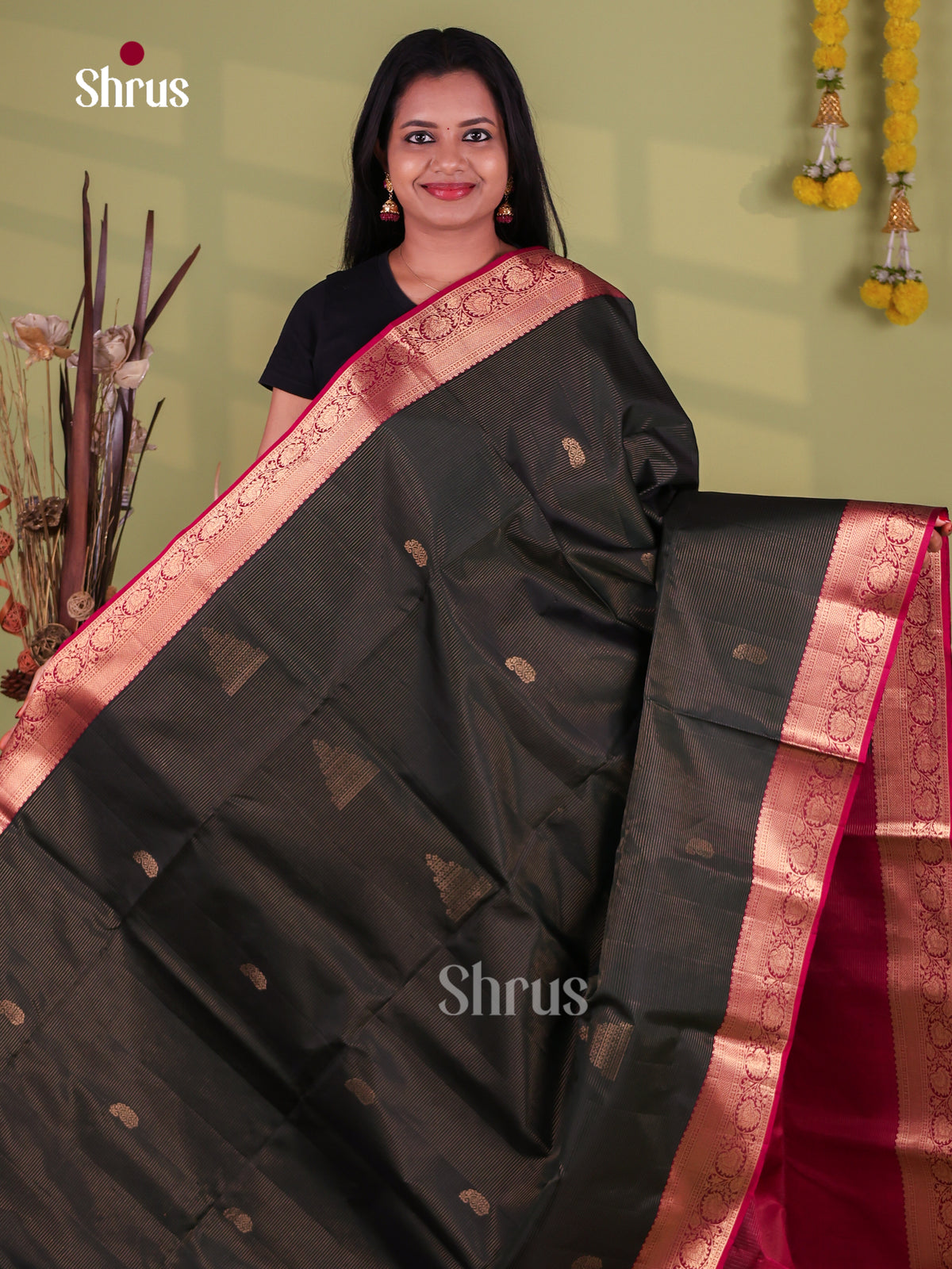Shimmery Black Soft Silk Sarees With Fine Lines, Gopuram & Manga Buttas And Dark Pink Zari Woven Border 1