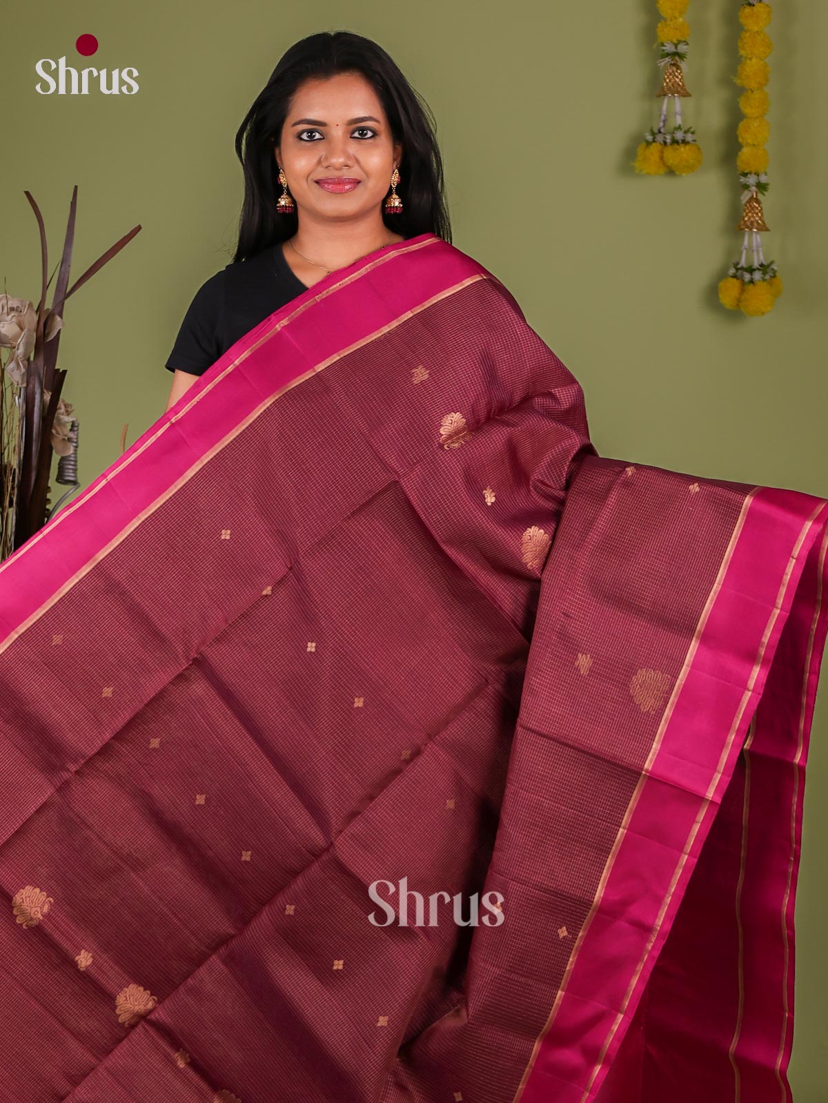 Shimmery Wine Maroon Soft Silk Sarees With Micro Checks, Magenta Rettapet Border & Brocade Pallu 1