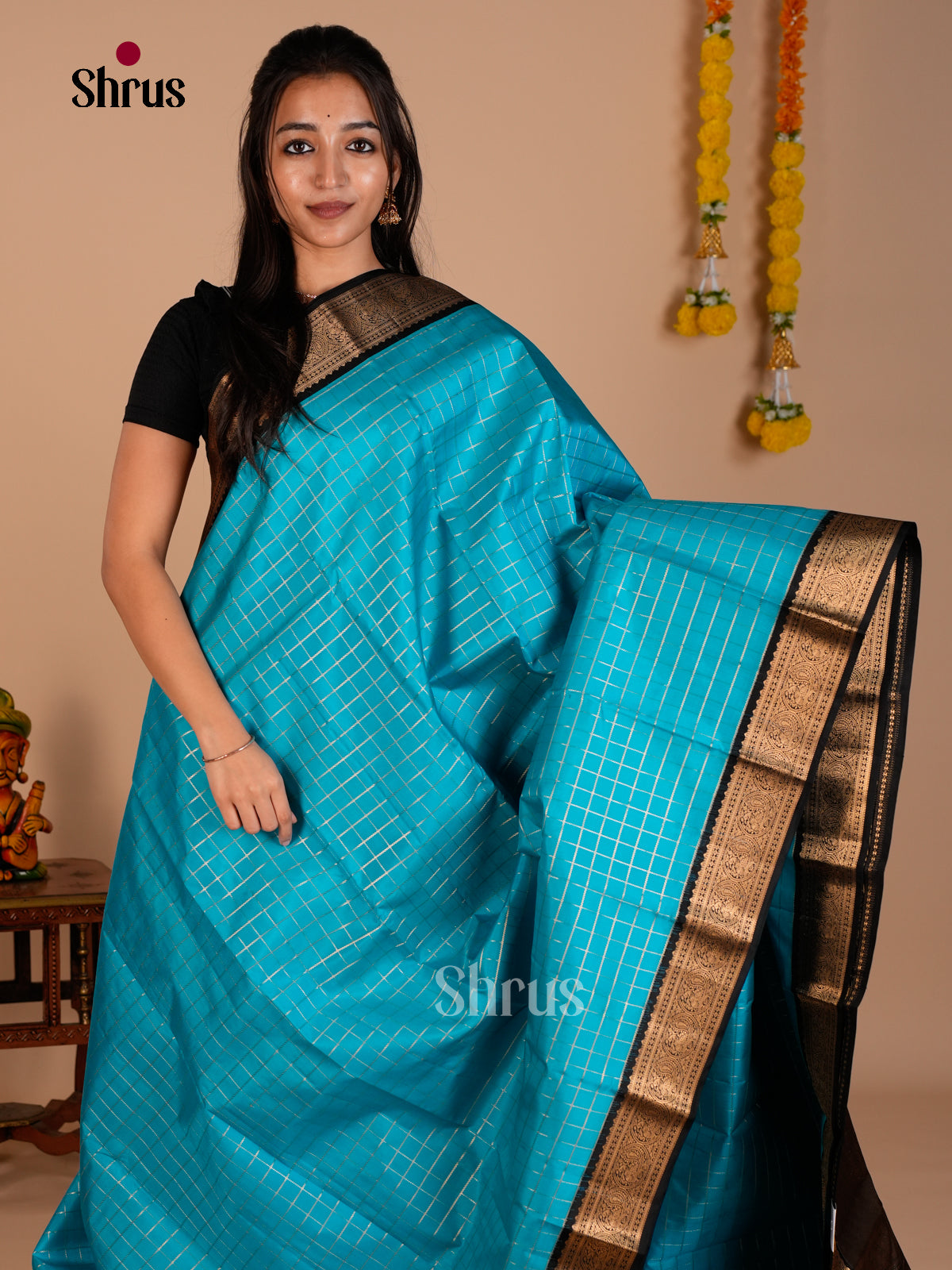 Buy Adorable Sky Blue Kanchipuram Saree With Gold Checks, Black Zari Border & Brocade Pallu