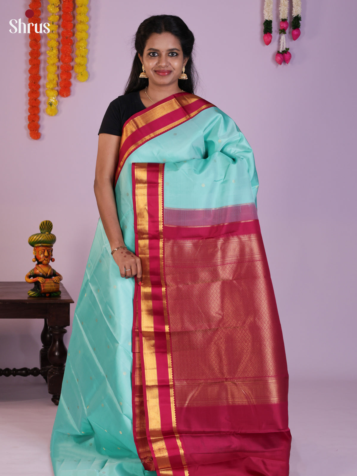 Buy Mesmerizing Sky Blue Kanchipuram Silk Saree With Gold Buttas, Magenta Rettapet Border & Pallu
