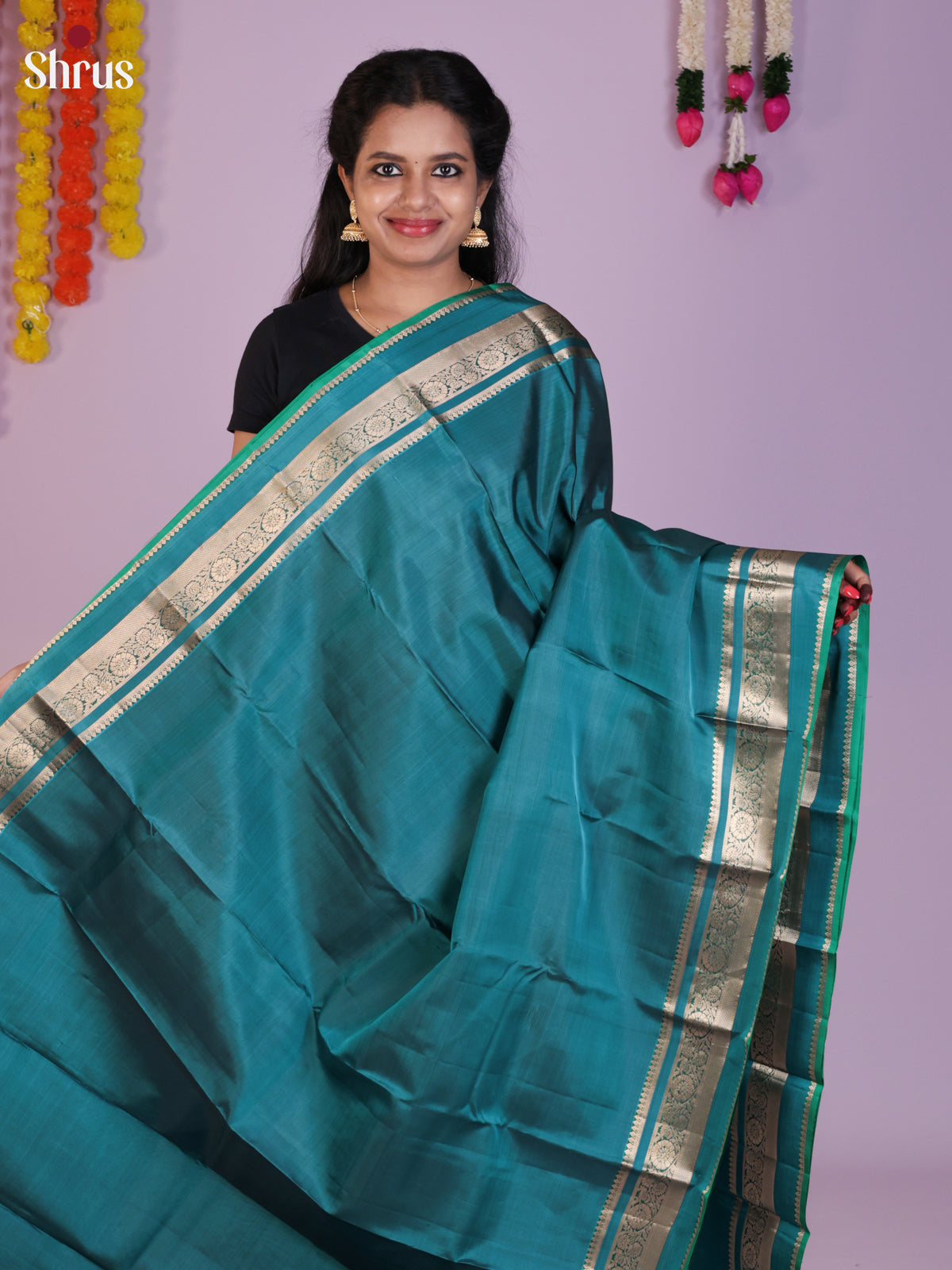 Buy Opulent Teal Blue Kanchipuram Saree with Rettaipet Border & Emerald Green Brocade Pallu