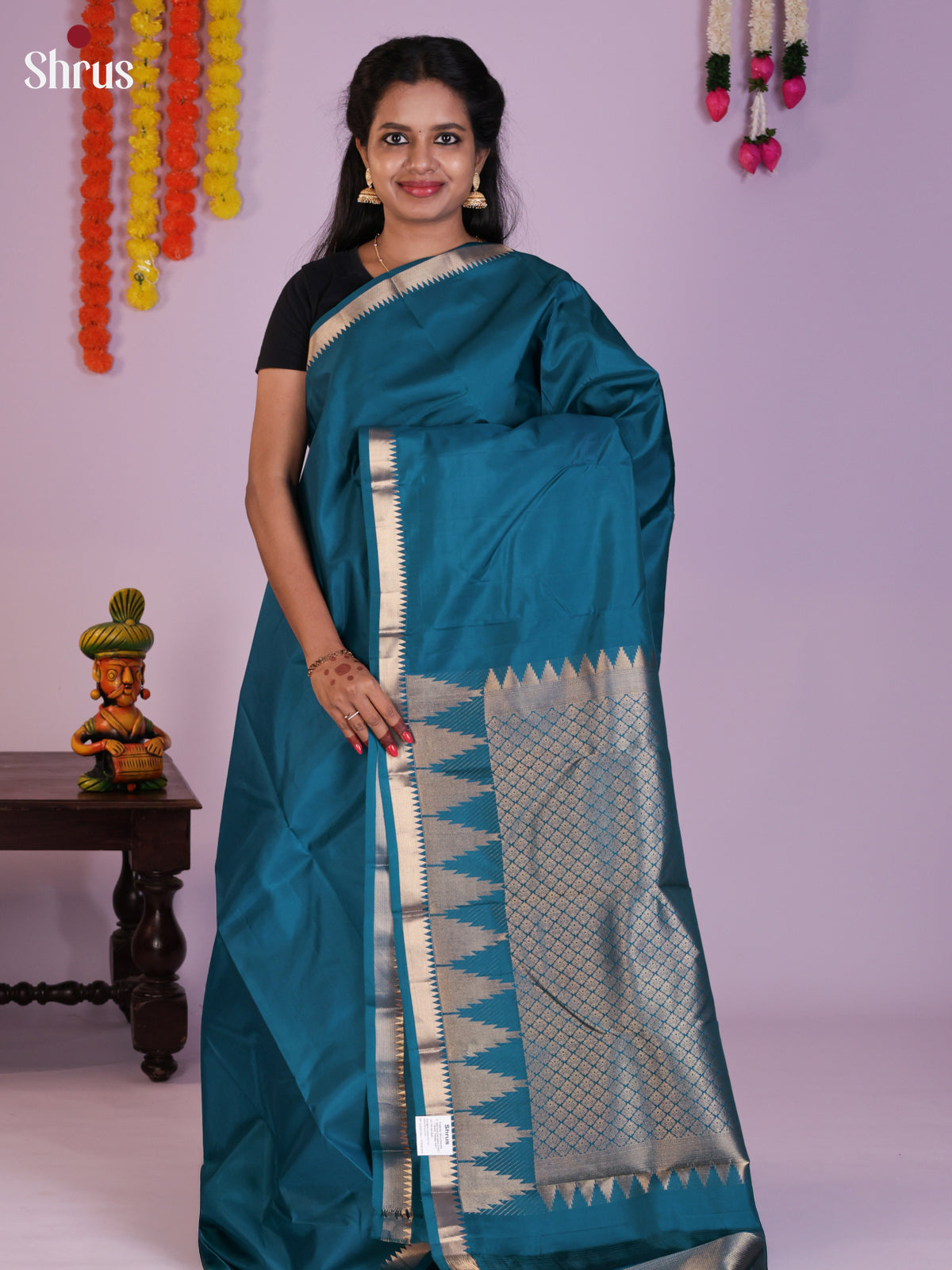 Buy Enchanting Teal Blue Kanchipuram Silk Saree With Silver Temple Zari Border & Brocade Pallu